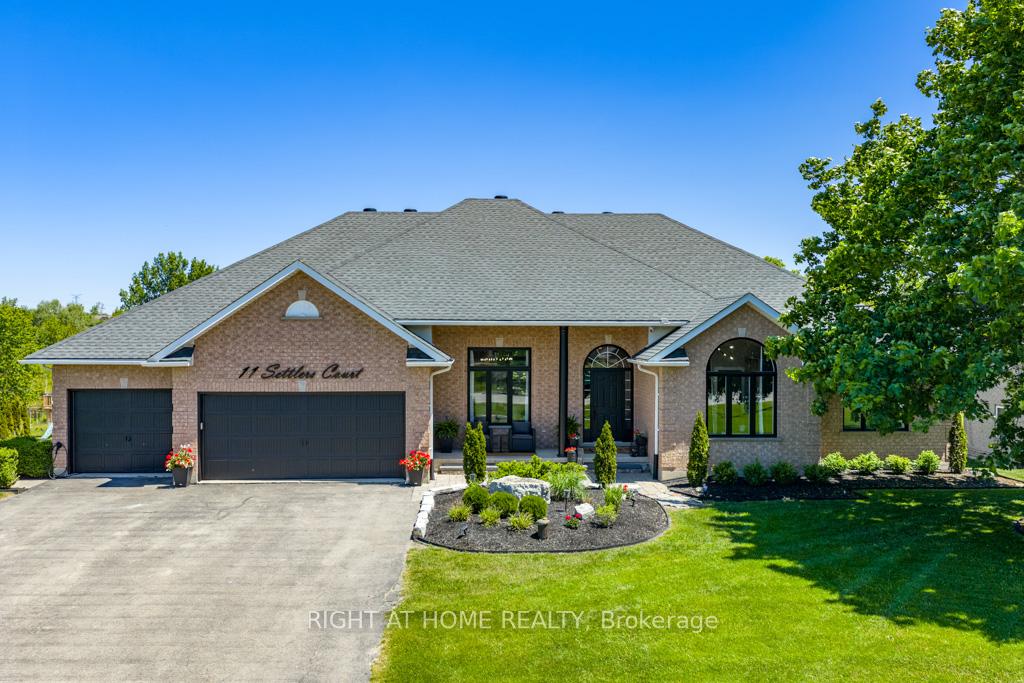Photo 2 of 11 Settlers Court, Puslinch, Morriston — HOMEH