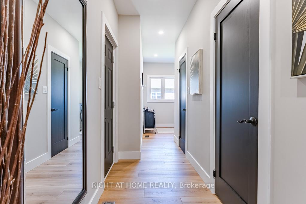 Photo 14 of 11 Settlers Court, Puslinch, Morriston — HOMEH