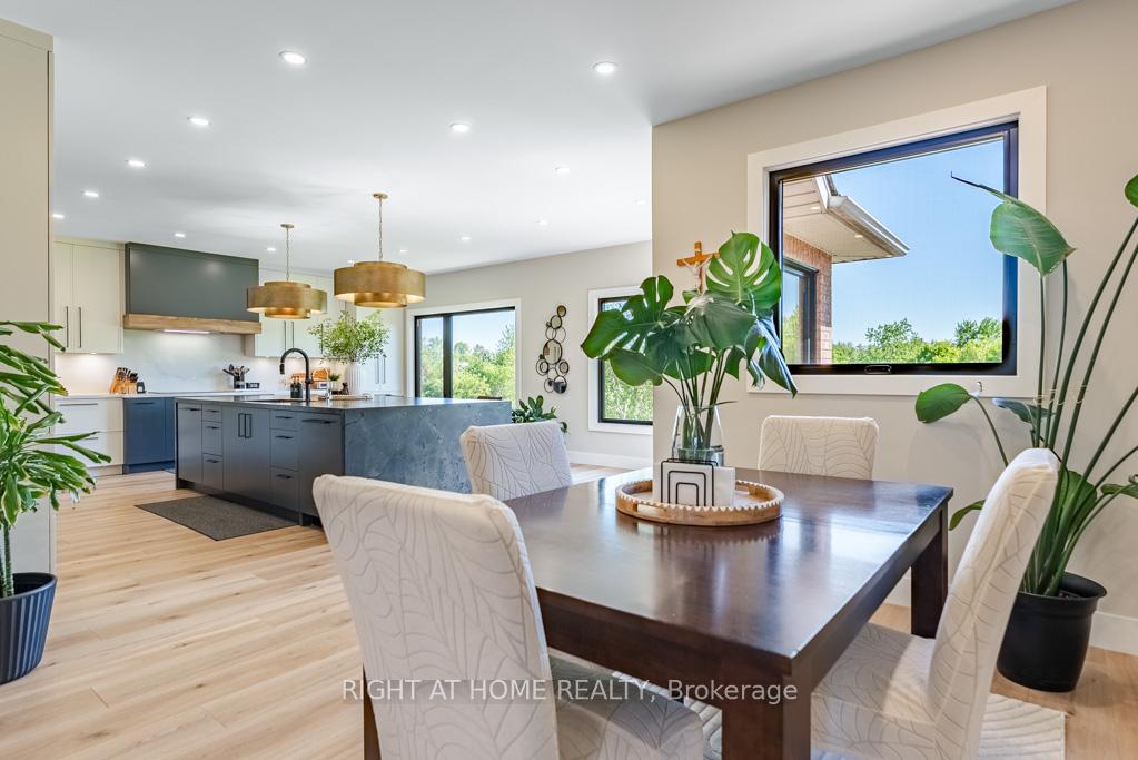 Photo 18 of 11 Settlers Court, Puslinch, Morriston — HOMEH
