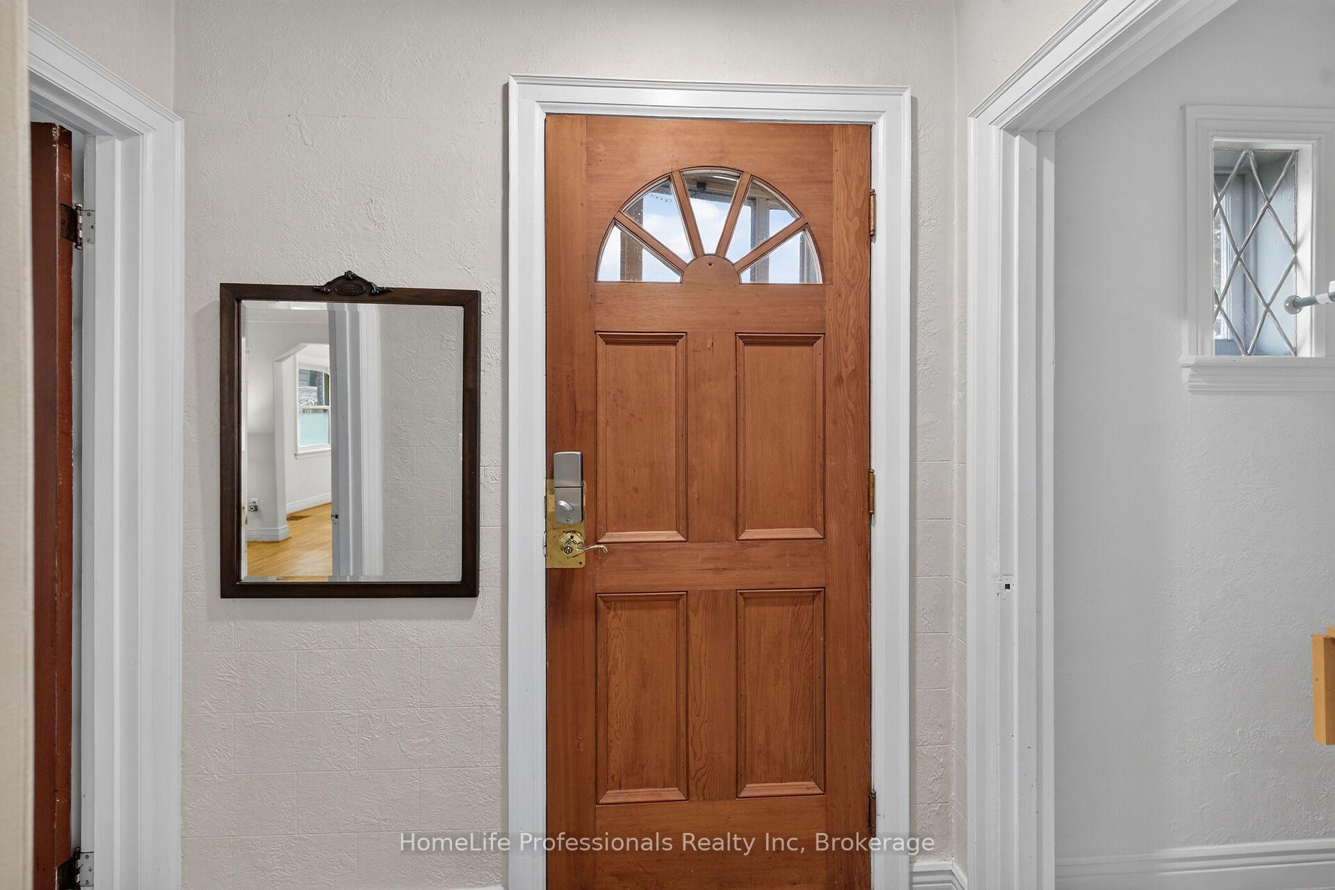 Photo 3 of 603 Upper Wentworth Street, Hamilton, Eastmount — HOMEH