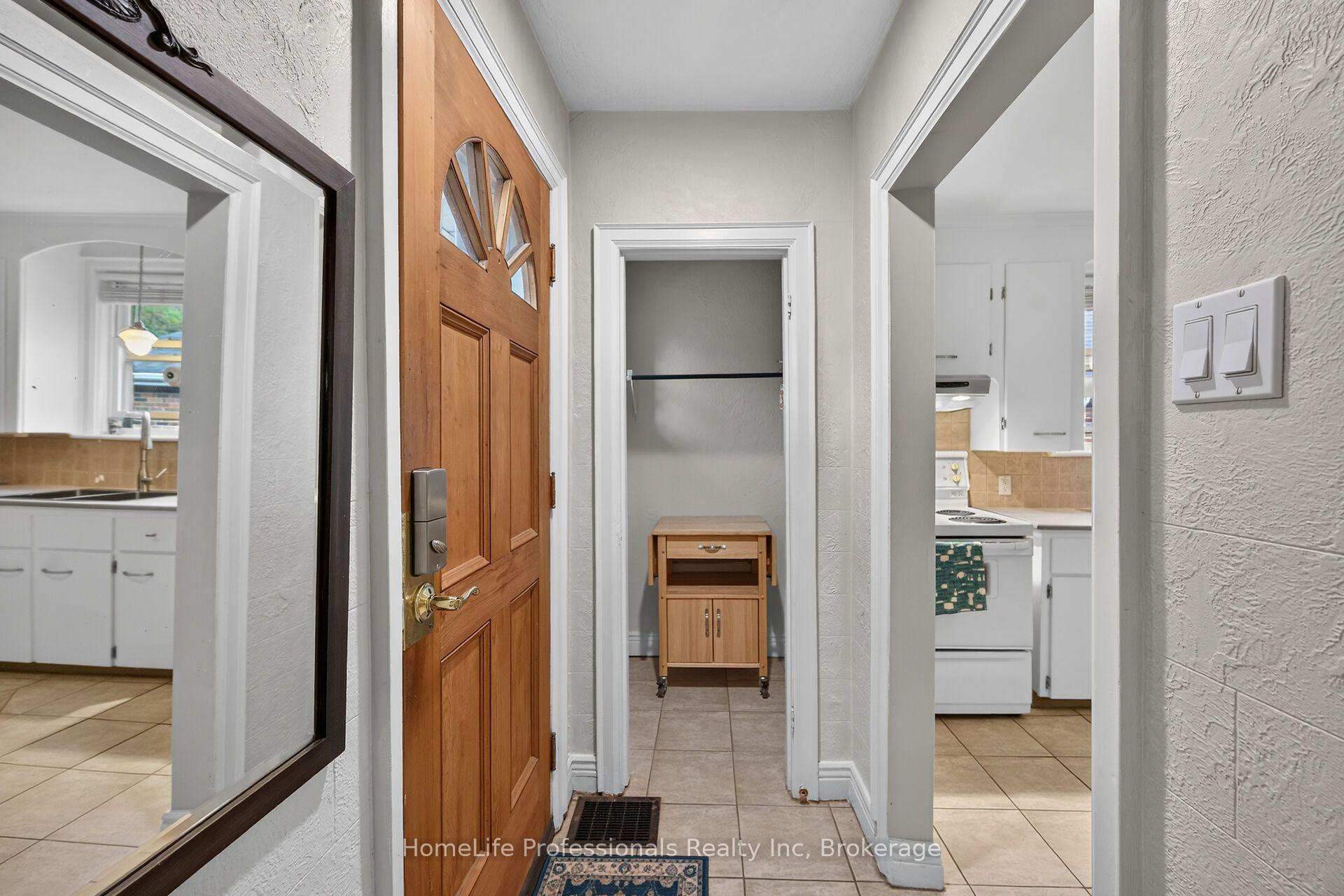 Photo 5 of 603 Upper Wentworth Street, Hamilton, Eastmount — HOMEH
