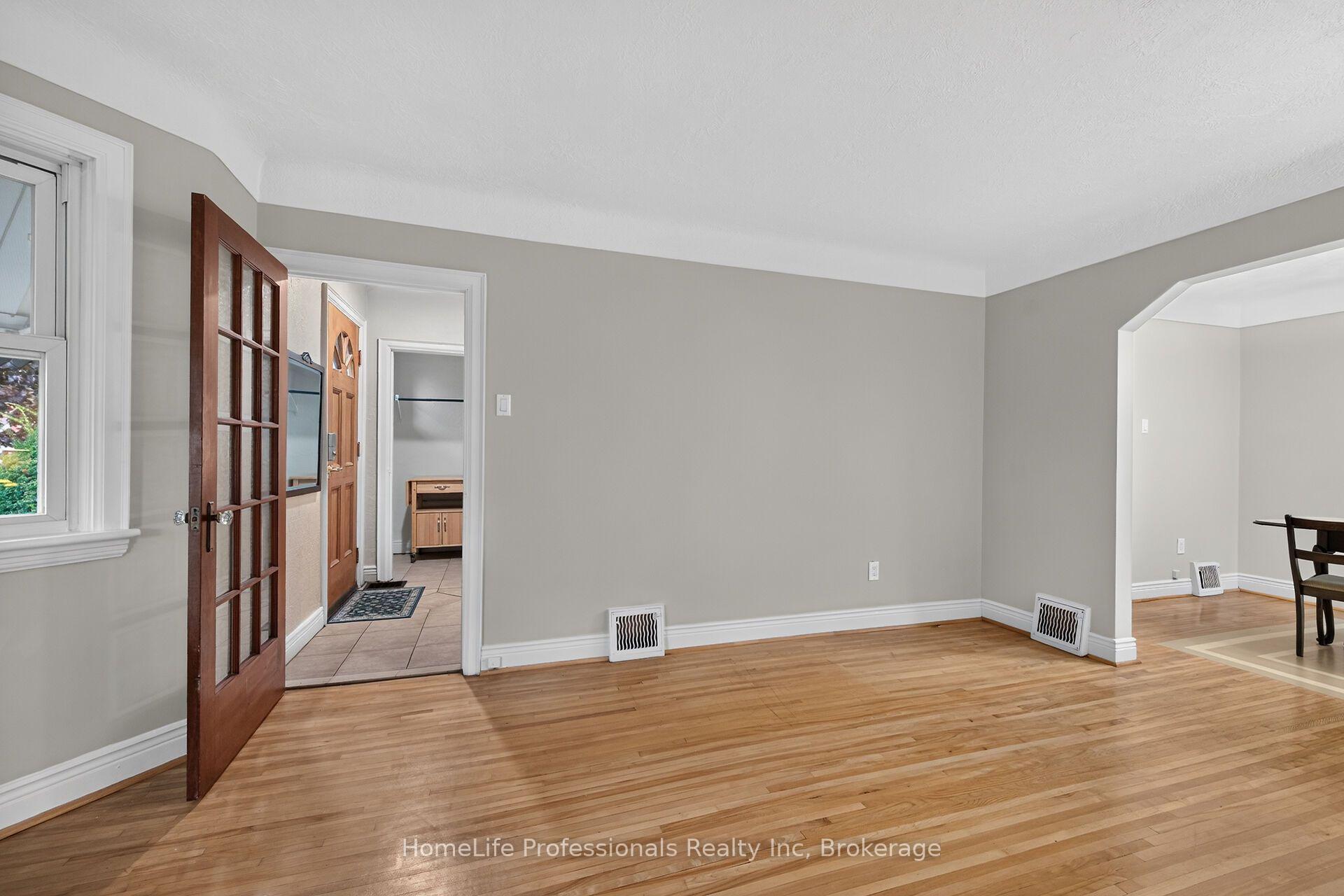 Photo 9 of 603 Upper Wentworth Street, Hamilton, Eastmount — HOMEH
