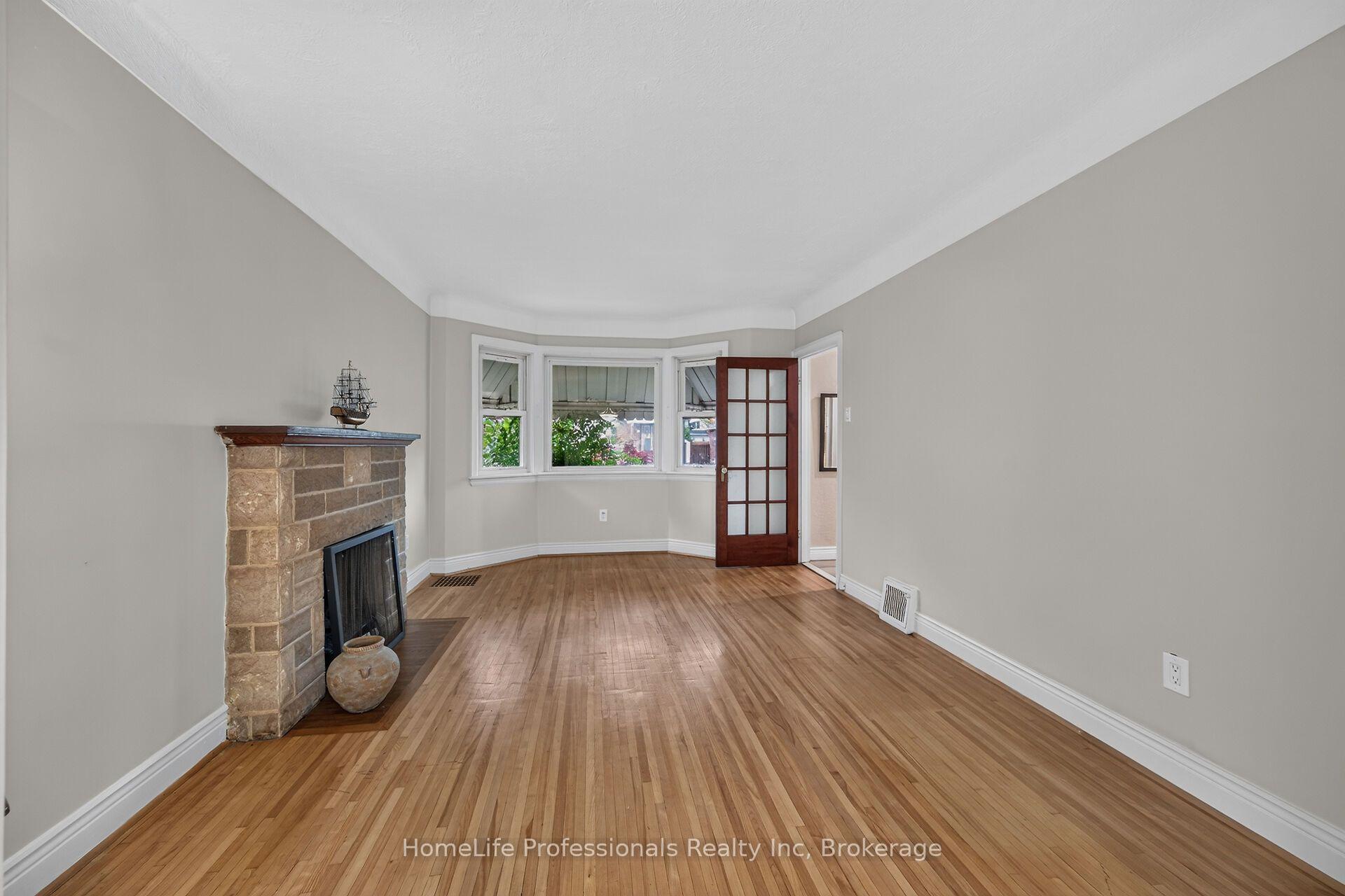 Photo 10 of 603 Upper Wentworth Street, Hamilton, Eastmount — HOMEH