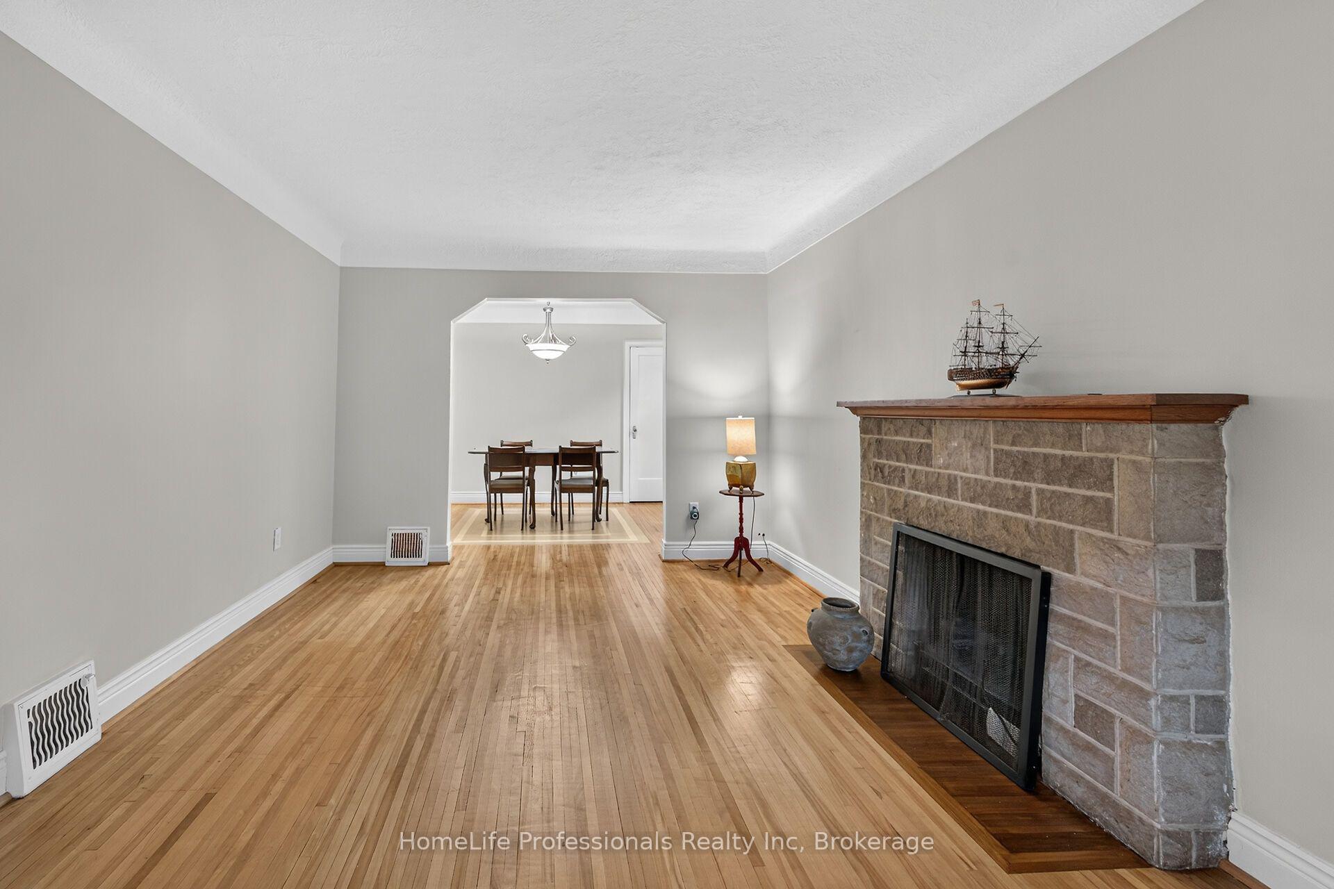 Photo 13 of 603 Upper Wentworth Street, Hamilton, Eastmount — HOMEH