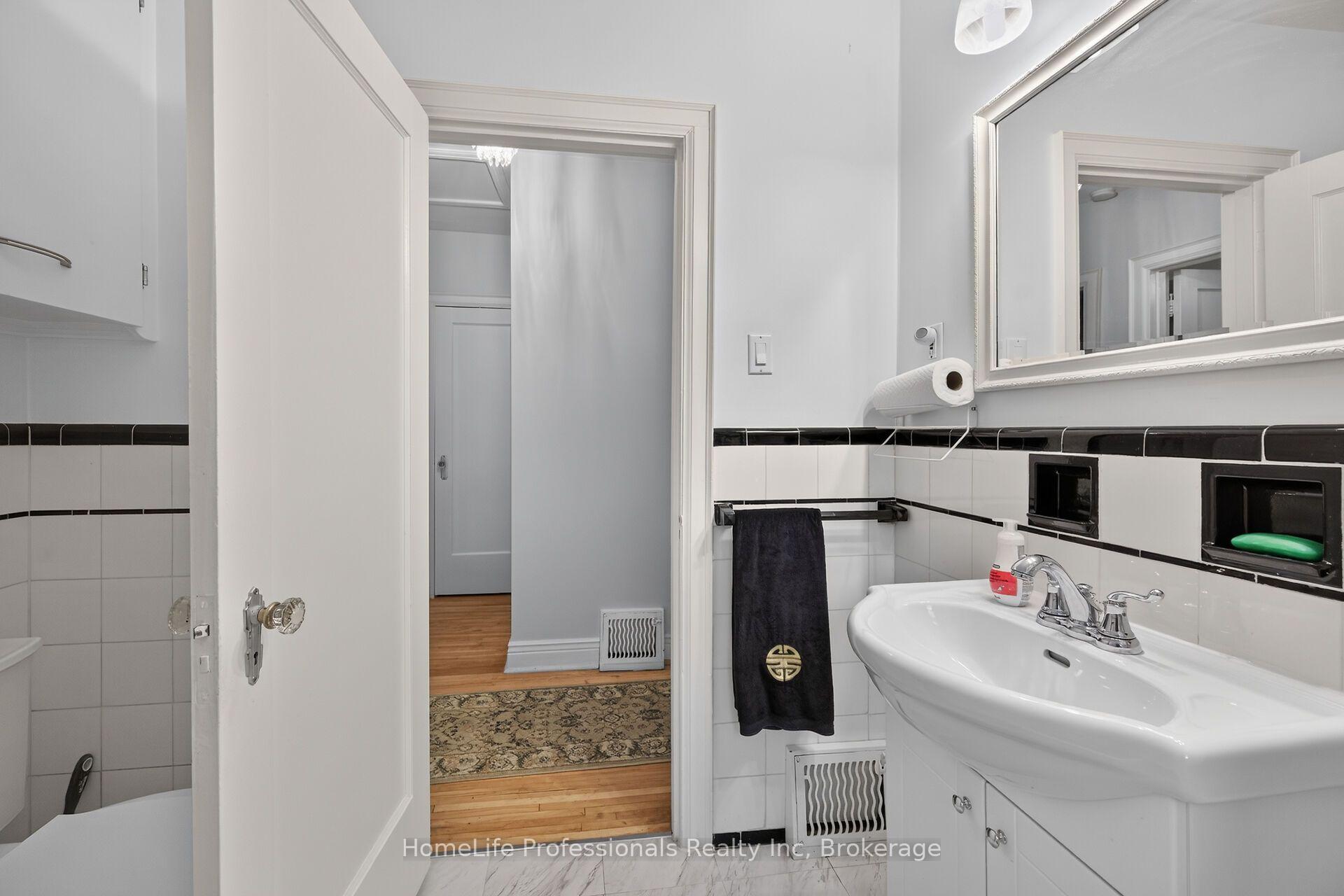 Photo 23 of 603 Upper Wentworth Street, Hamilton, Eastmount — HOMEH