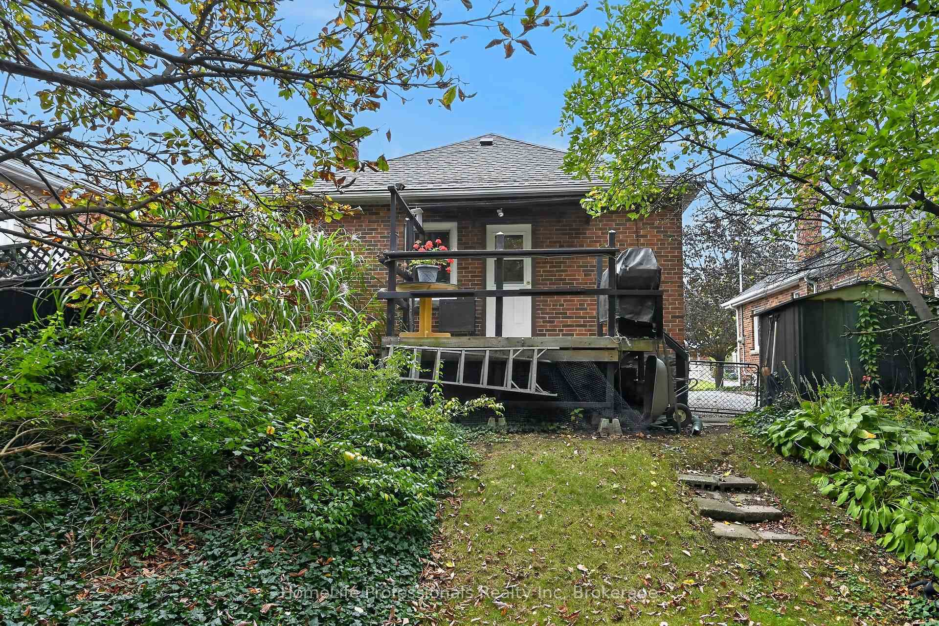 Photo 35 of 603 Upper Wentworth Street, Hamilton, Eastmount — HOMEH