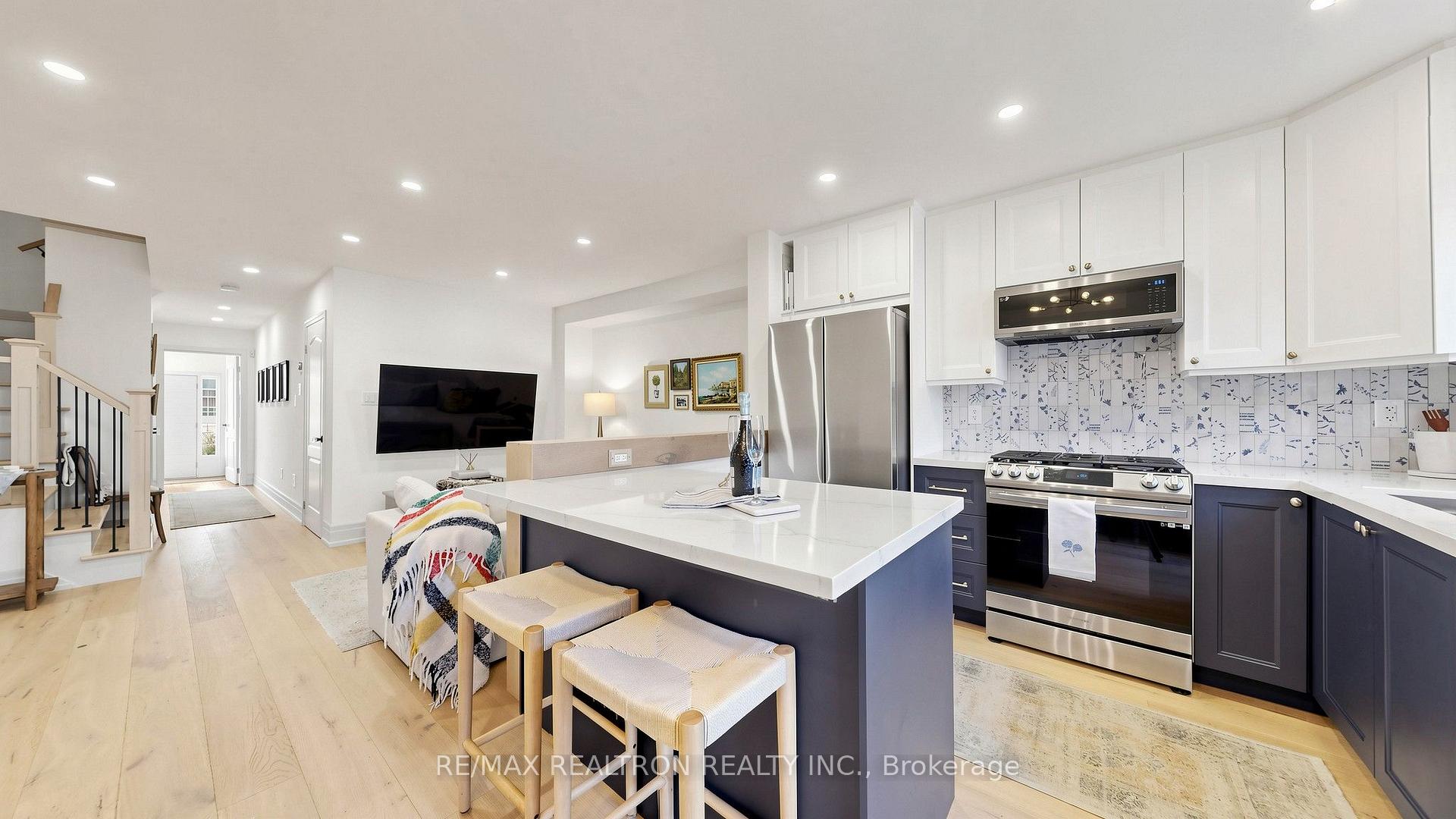 Photo 7 of 22 Coranto Way, Vaughan, Vellore Village — HOMEH
