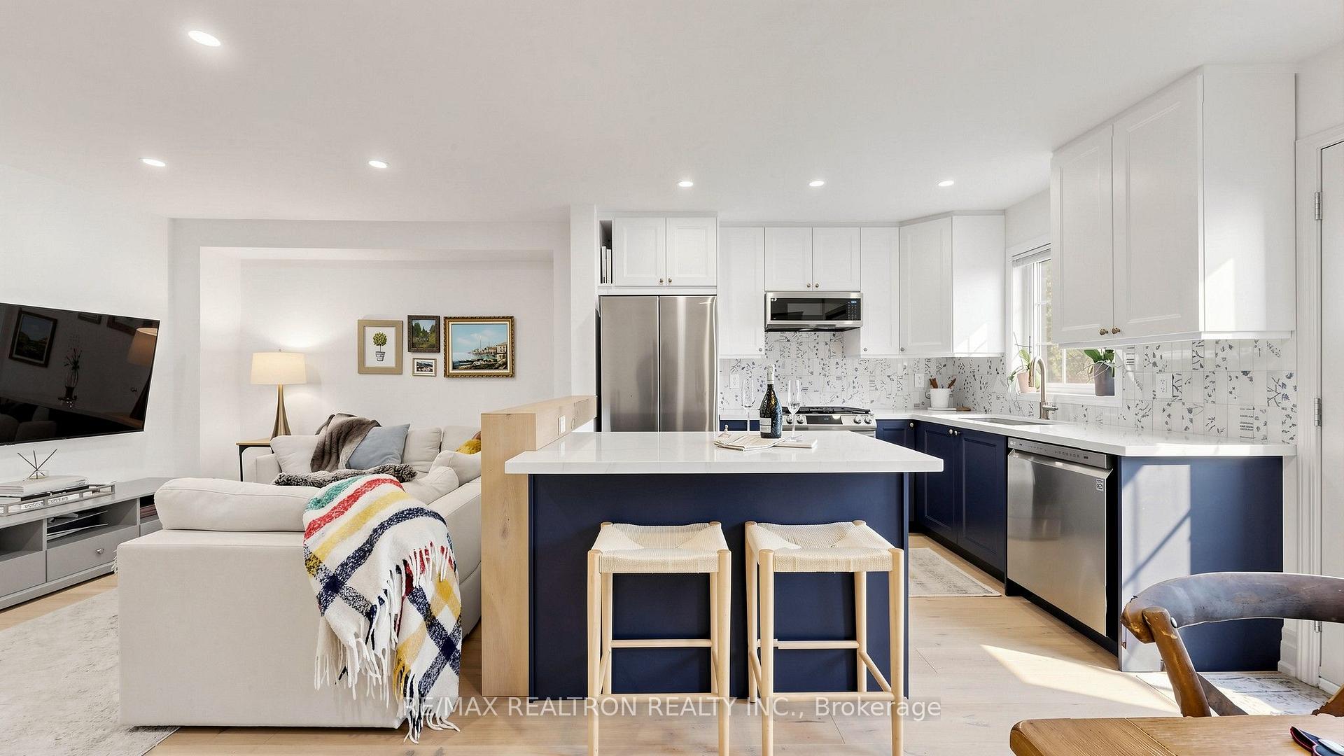 Photo 8 of 22 Coranto Way, Vaughan, Vellore Village — HOMEH