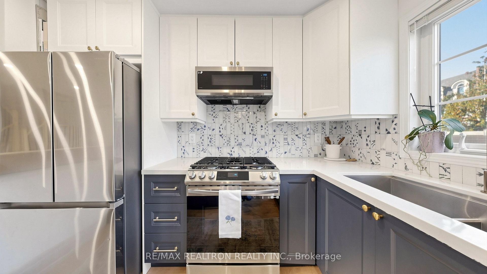 Photo 9 of 22 Coranto Way, Vaughan, Vellore Village — HOMEH