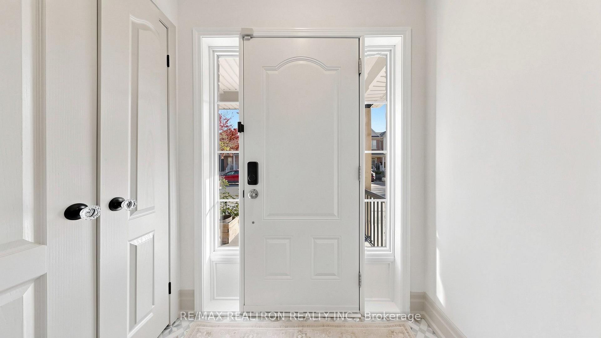 Photo 16 of 22 Coranto Way, Vaughan, Vellore Village — HOMEH