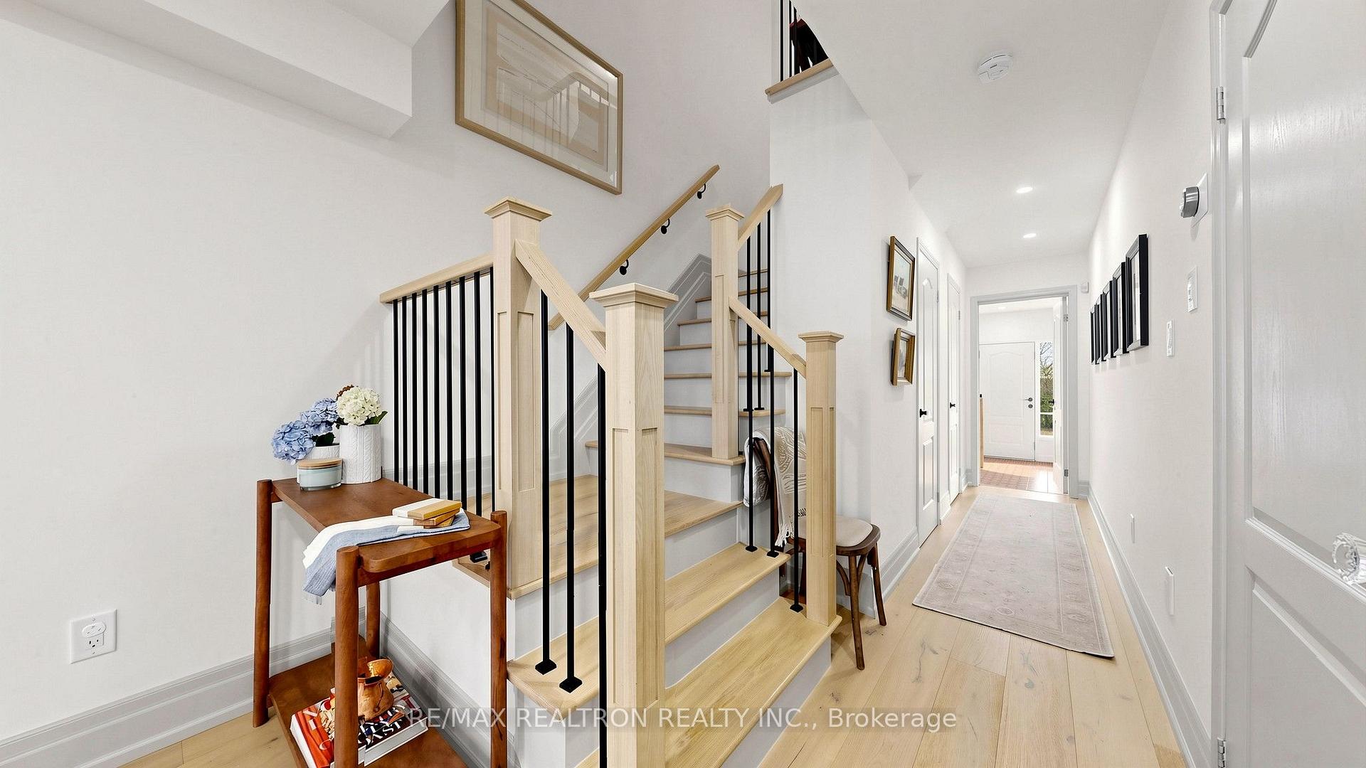 Photo 18 of 22 Coranto Way, Vaughan, Vellore Village — HOMEH
