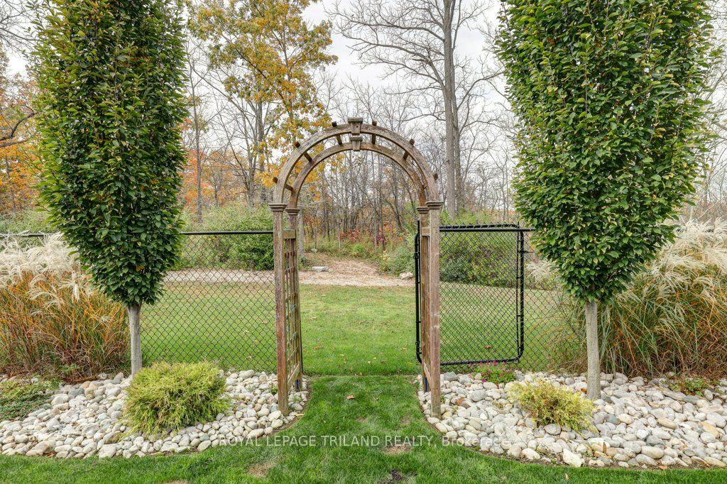 Photo 10 of 35 Royal Dornoch Drive, St. Thomas — HOMEH