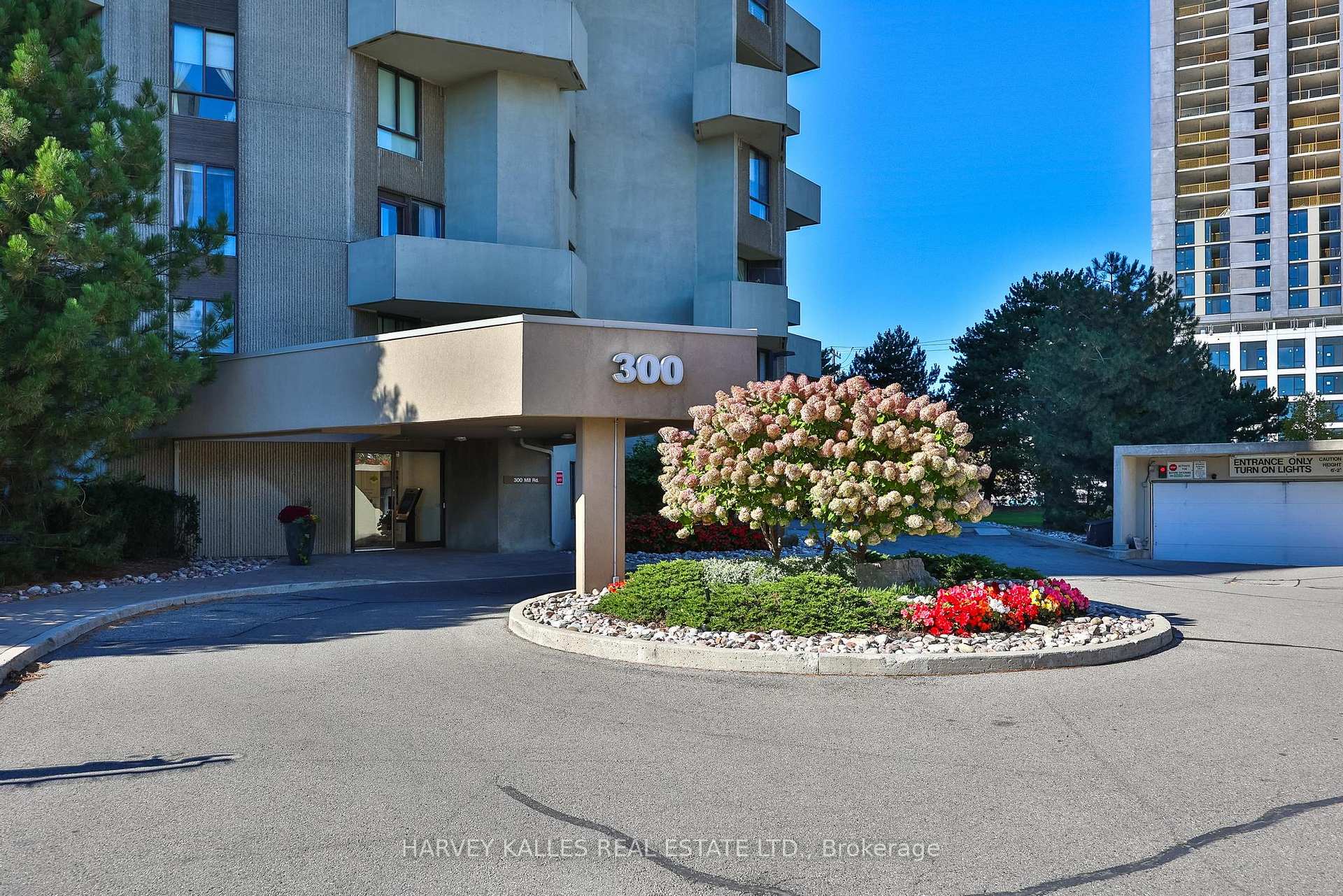 Photo 36 of Unit C32, 300 Mill Road, Etobicoke, Markland Wood — HOMEH