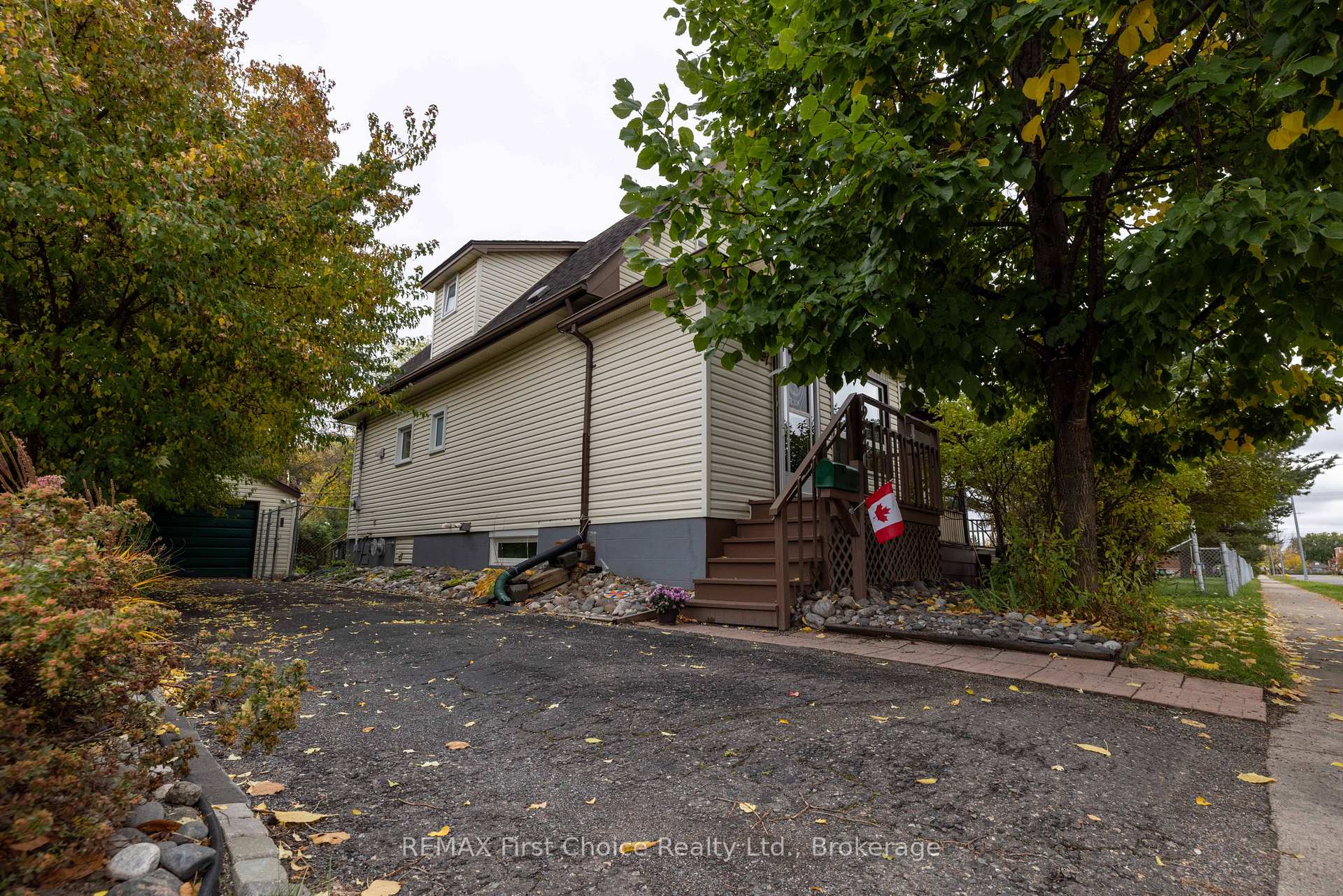 Photo 1 of 226 Balmoral Street, Thunder Bay, McKeller Park — HOMEH