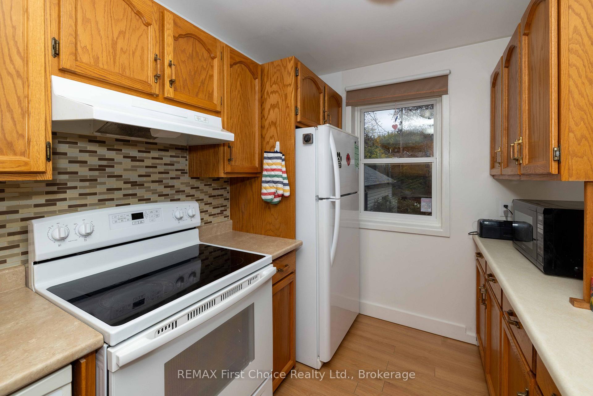 Photo 6 of 226 Balmoral Street, Thunder Bay, McKeller Park — HOMEH