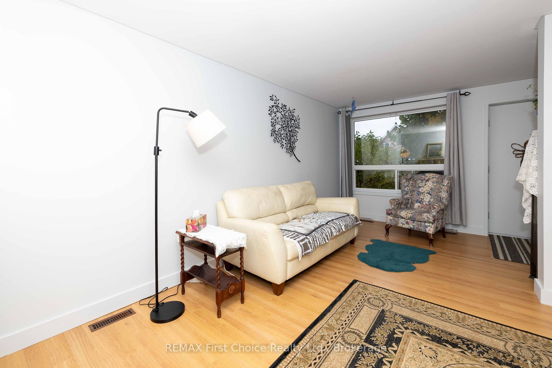 Photo 9 of 226 Balmoral Street, Thunder Bay, McKeller Park — HOMEH