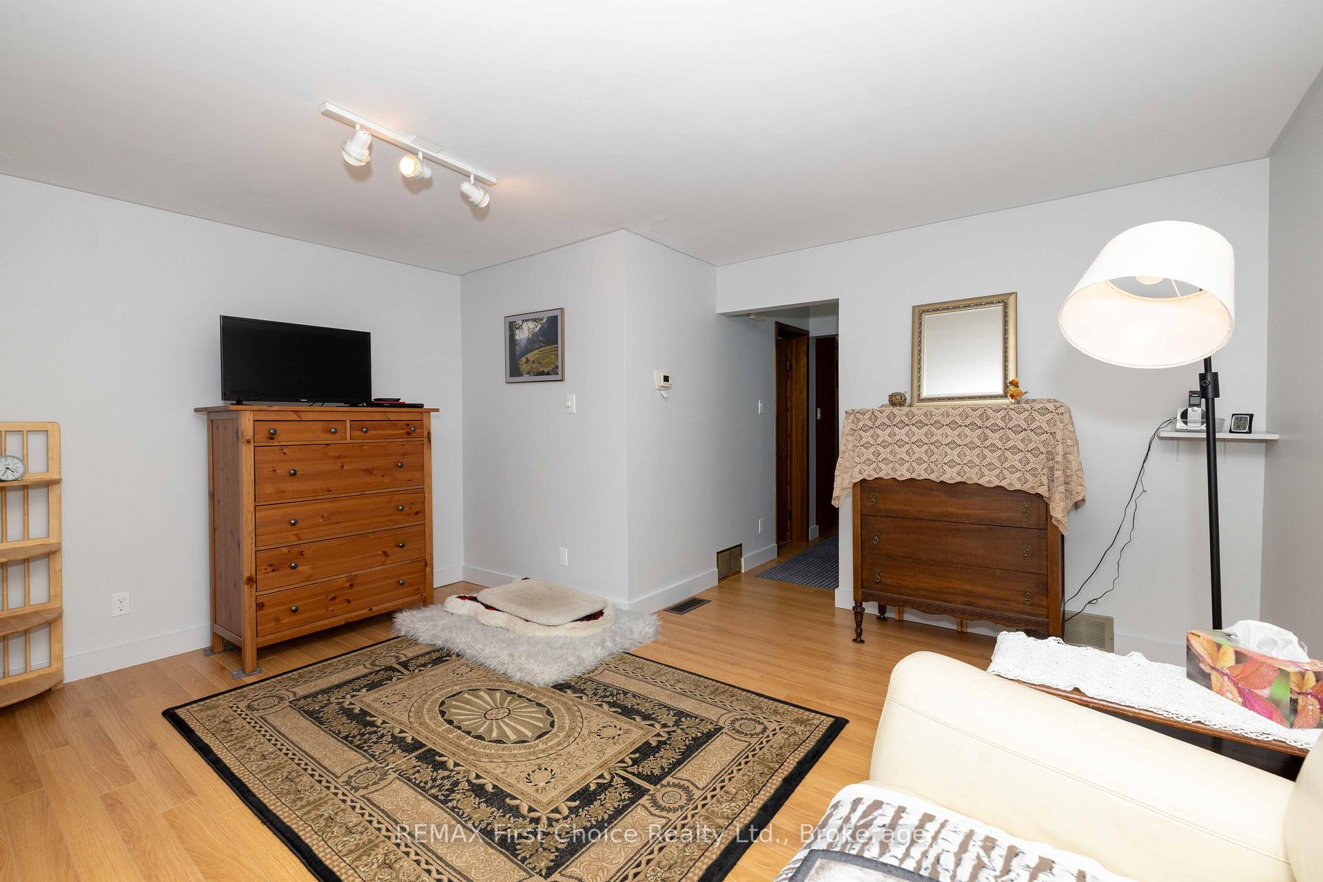 Photo 10 of 226 Balmoral Street, Thunder Bay, McKeller Park — HOMEH