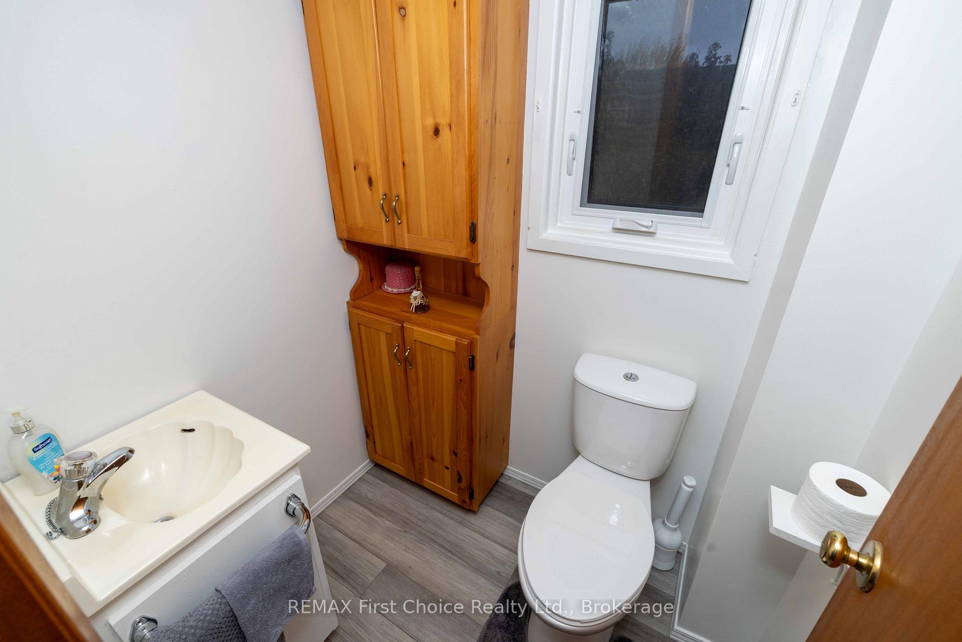 Photo 12 of 226 Balmoral Street, Thunder Bay, McKeller Park — HOMEH