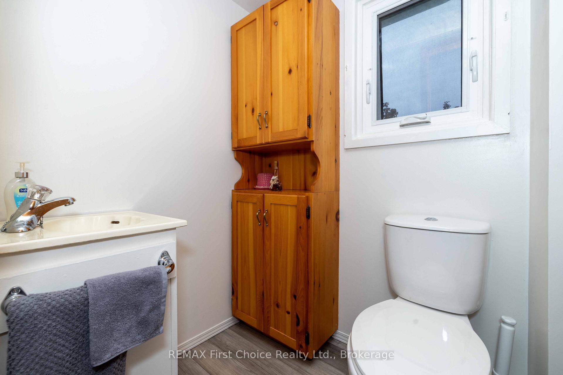 Photo 13 of 226 Balmoral Street, Thunder Bay, McKeller Park — HOMEH