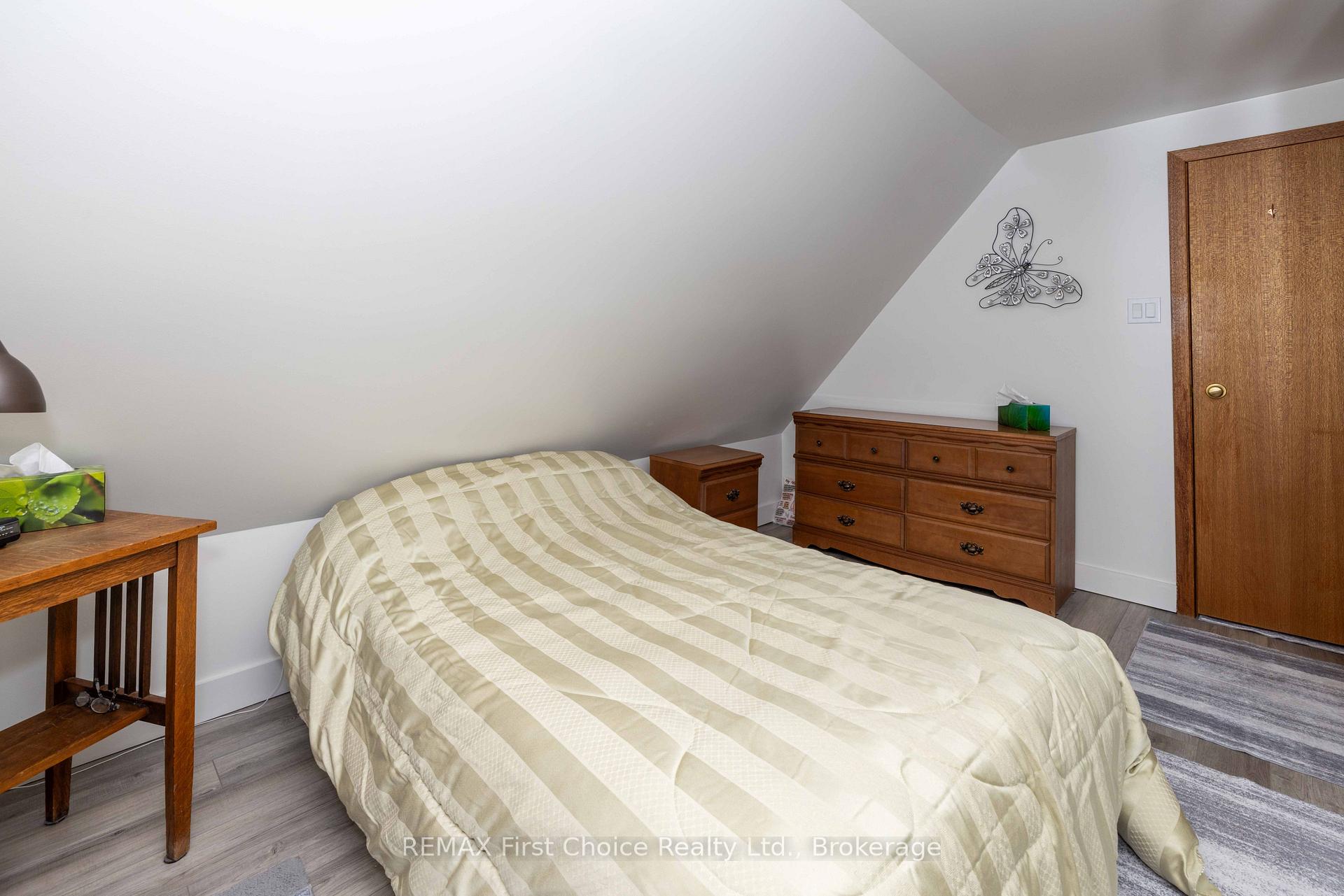 Photo 16 of 226 Balmoral Street, Thunder Bay, McKeller Park — HOMEH