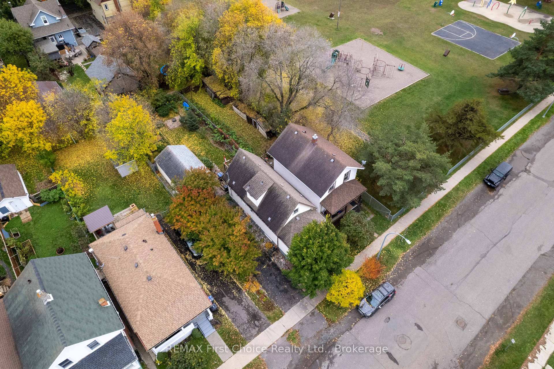Photo 32 of 226 Balmoral Street, Thunder Bay, McKeller Park — HOMEH