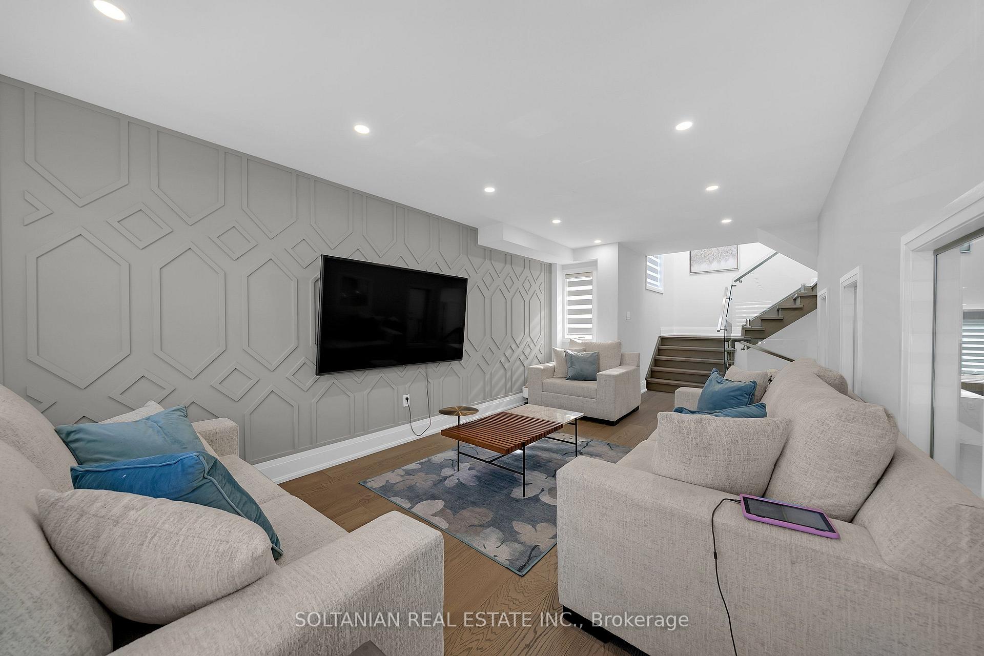 Photo 25 of 17 Trenton Avenue, Toronto, Woodbine-Lumsden — HOMEH