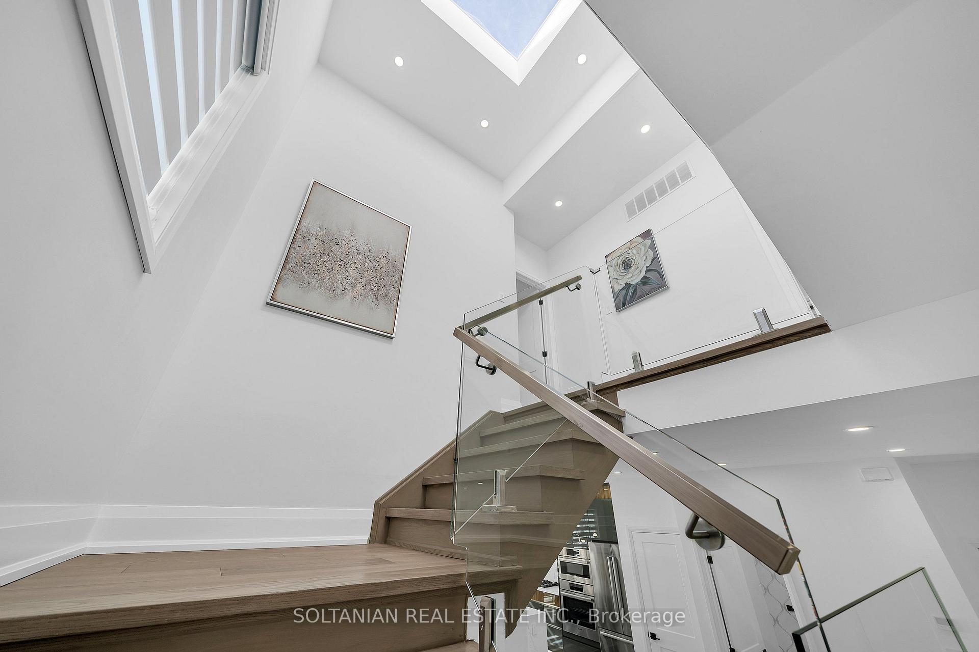 Photo 26 of 17 Trenton Avenue, Toronto, Woodbine-Lumsden — HOMEH
