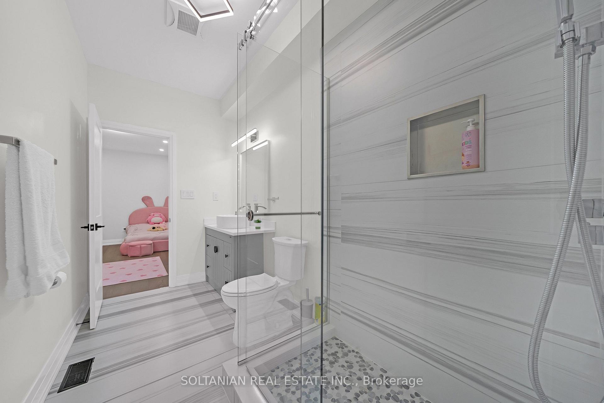 Photo 37 of 17 Trenton Avenue, Toronto, Woodbine-Lumsden — HOMEH