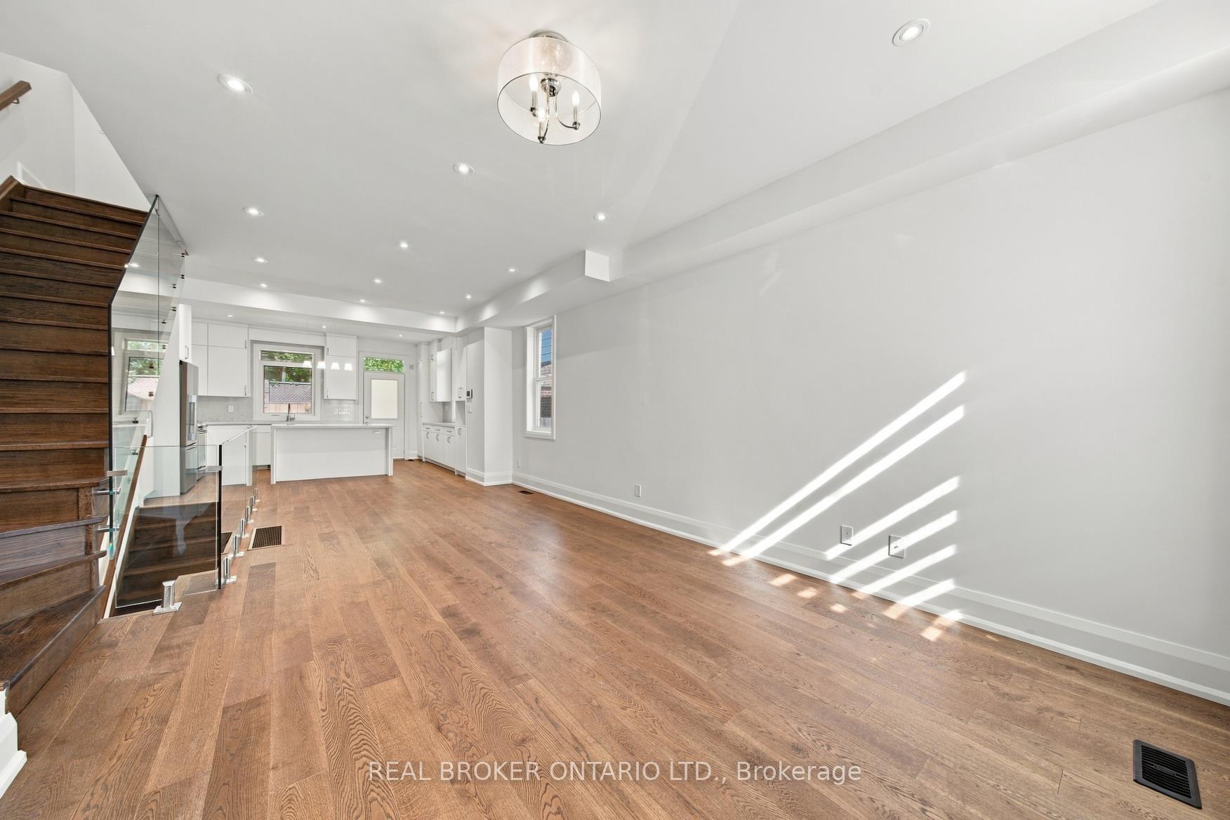 Photo 6 of 26 Bishop Street, Toronto, The Annex — HOMEH
