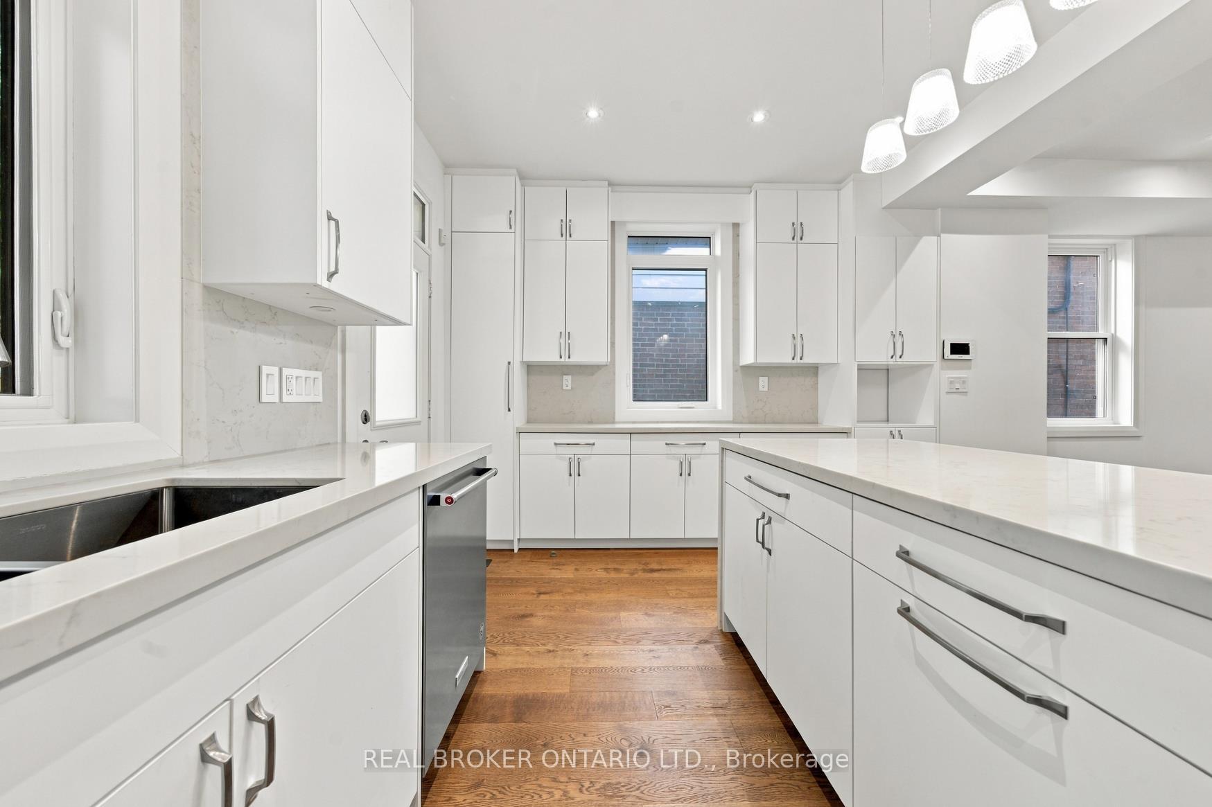 Photo 13 of 26 Bishop Street, Toronto, The Annex — HOMEH