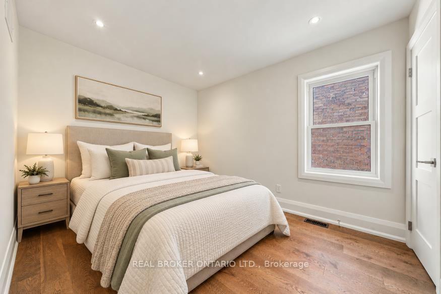 Photo 20 of 26 Bishop Street, Toronto, The Annex — HOMEH