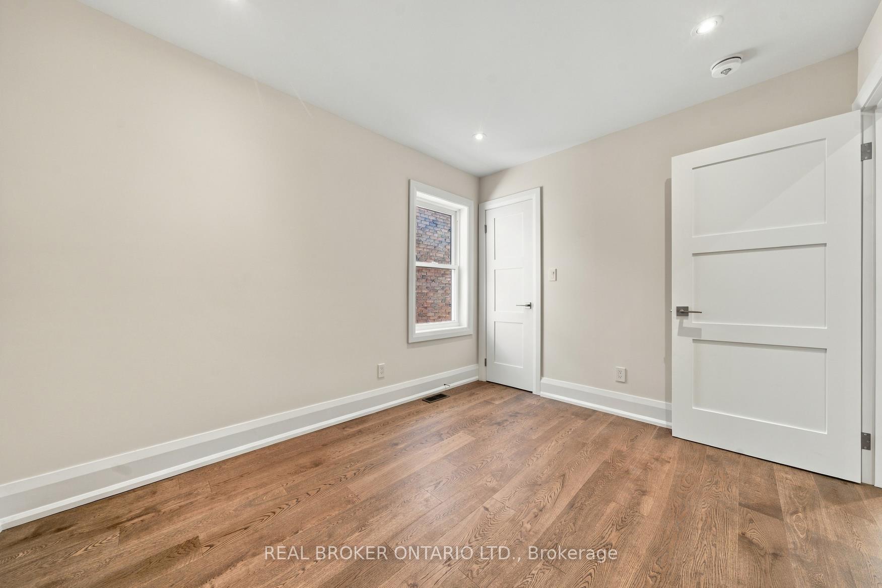 Photo 21 of 26 Bishop Street, Toronto, The Annex — HOMEH