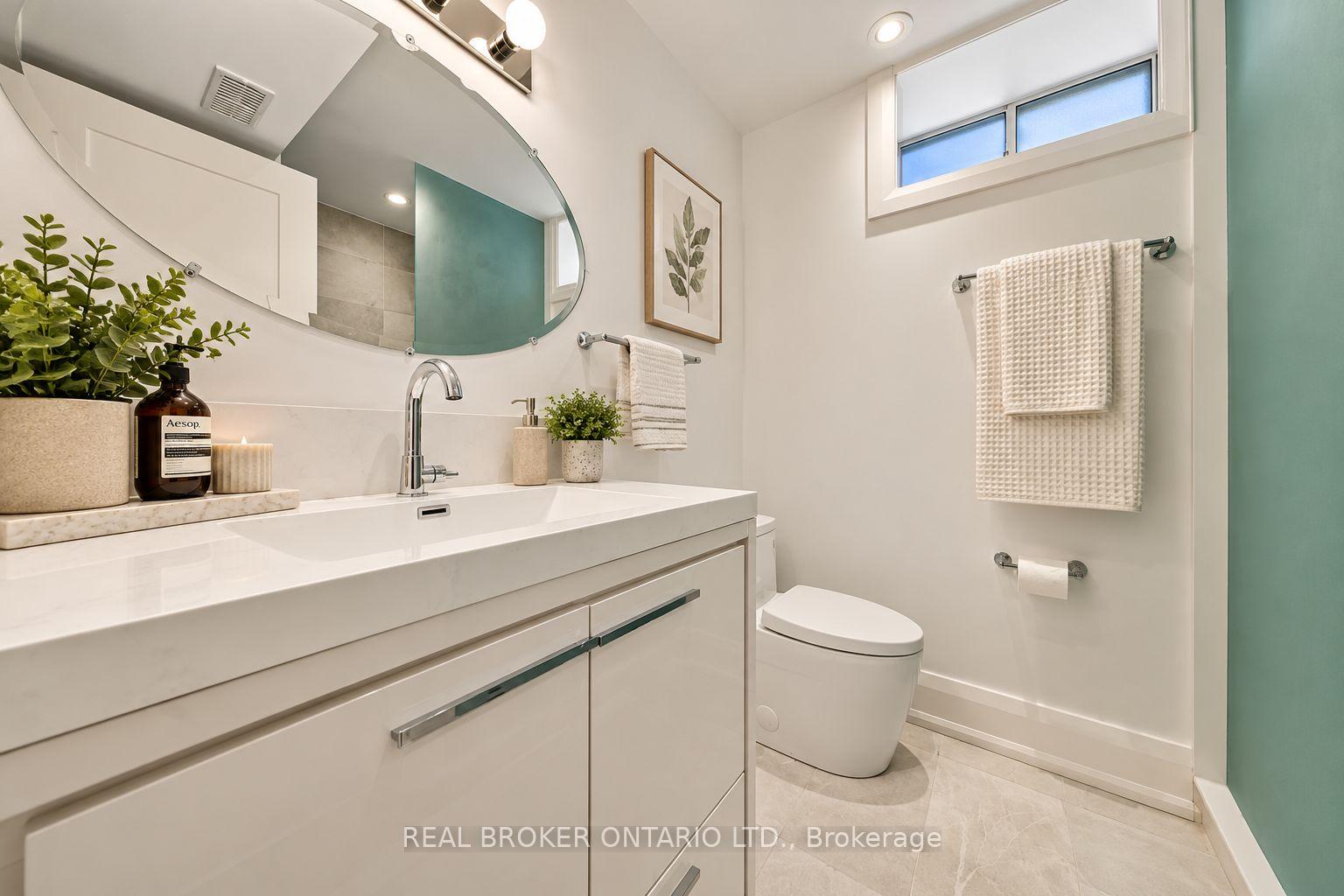 Photo 27 of 26 Bishop Street, Toronto, The Annex — HOMEH
