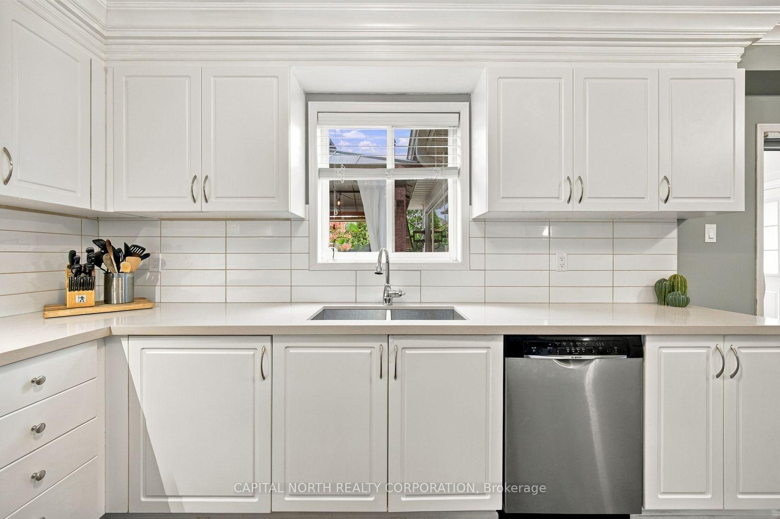 Photo 17 of 111 Kingsridge Road, Barrie, Bayshore — HOMEH