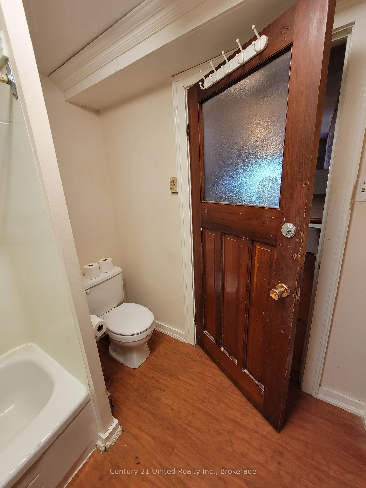 Photo 6 of Unit D, 384 1/2 George Street, Peterborough, Town Ward 3 — HOMEH