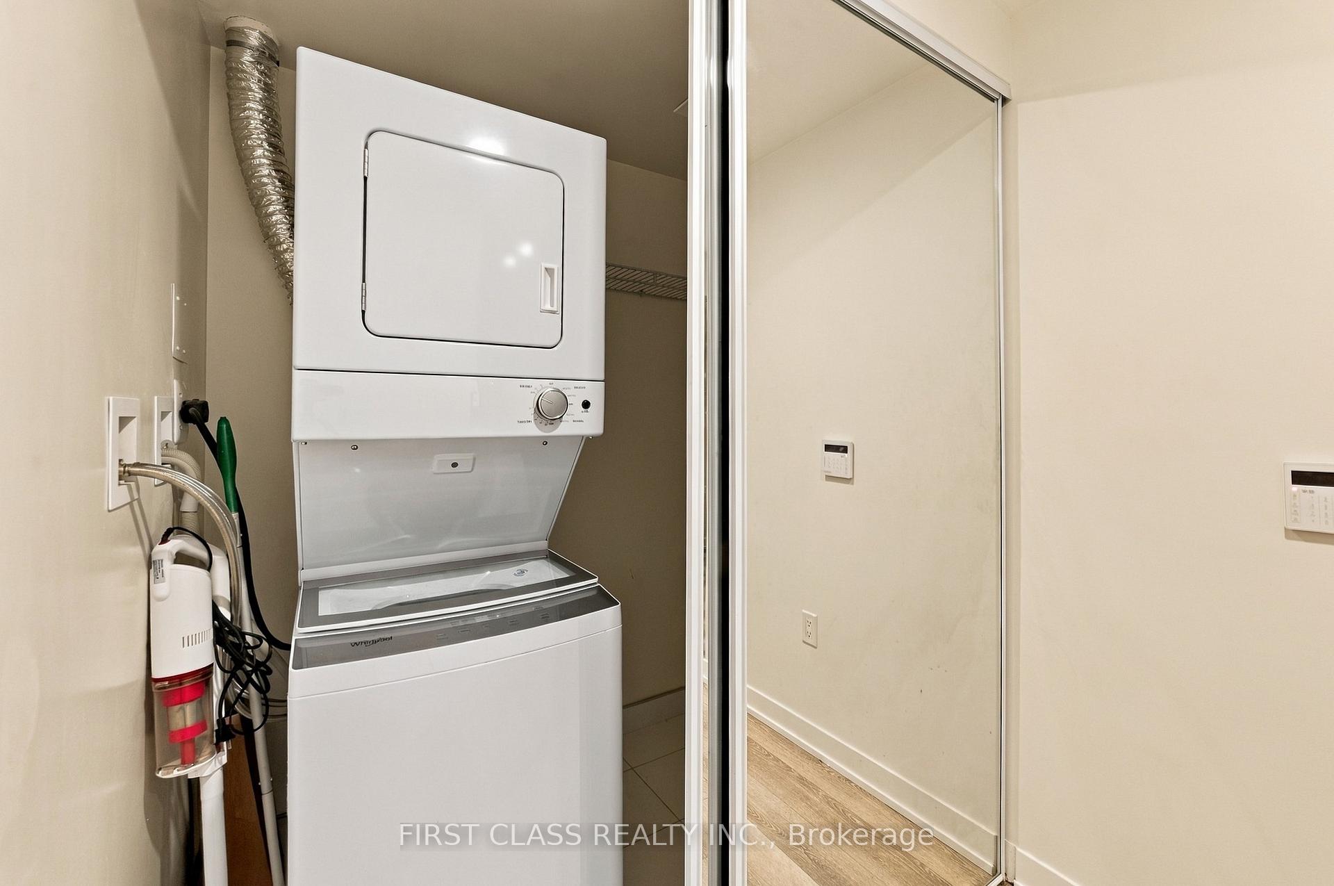 Photo 4 of Unit 401, 238 Simcoe Street, Toronto, Kensington-Chinatown — HOMEH
