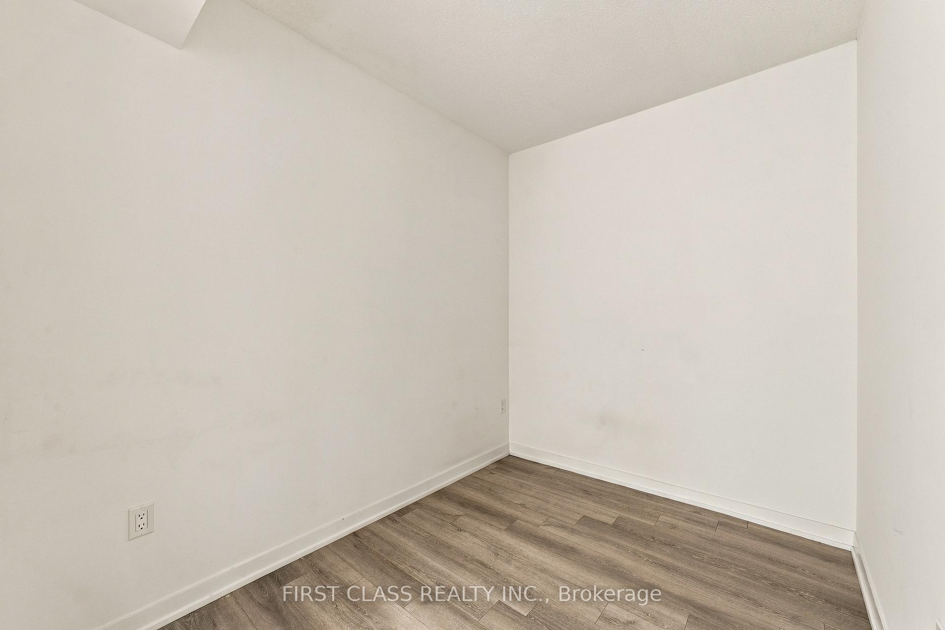 Photo 12 of Unit 401, 238 Simcoe Street, Toronto, Kensington-Chinatown — HOMEH