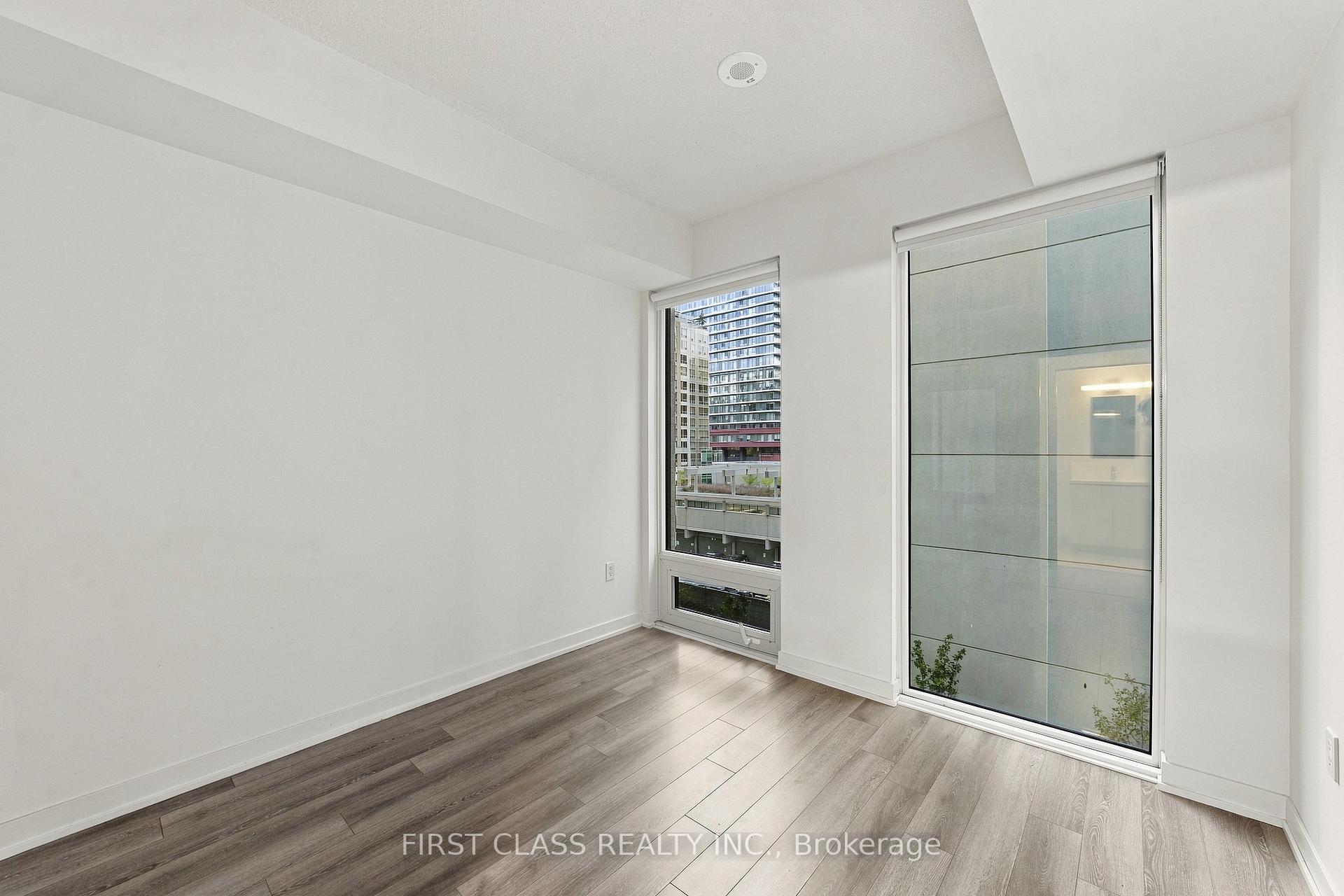 Photo 13 of Unit 401, 238 Simcoe Street, Toronto, Kensington-Chinatown — HOMEH