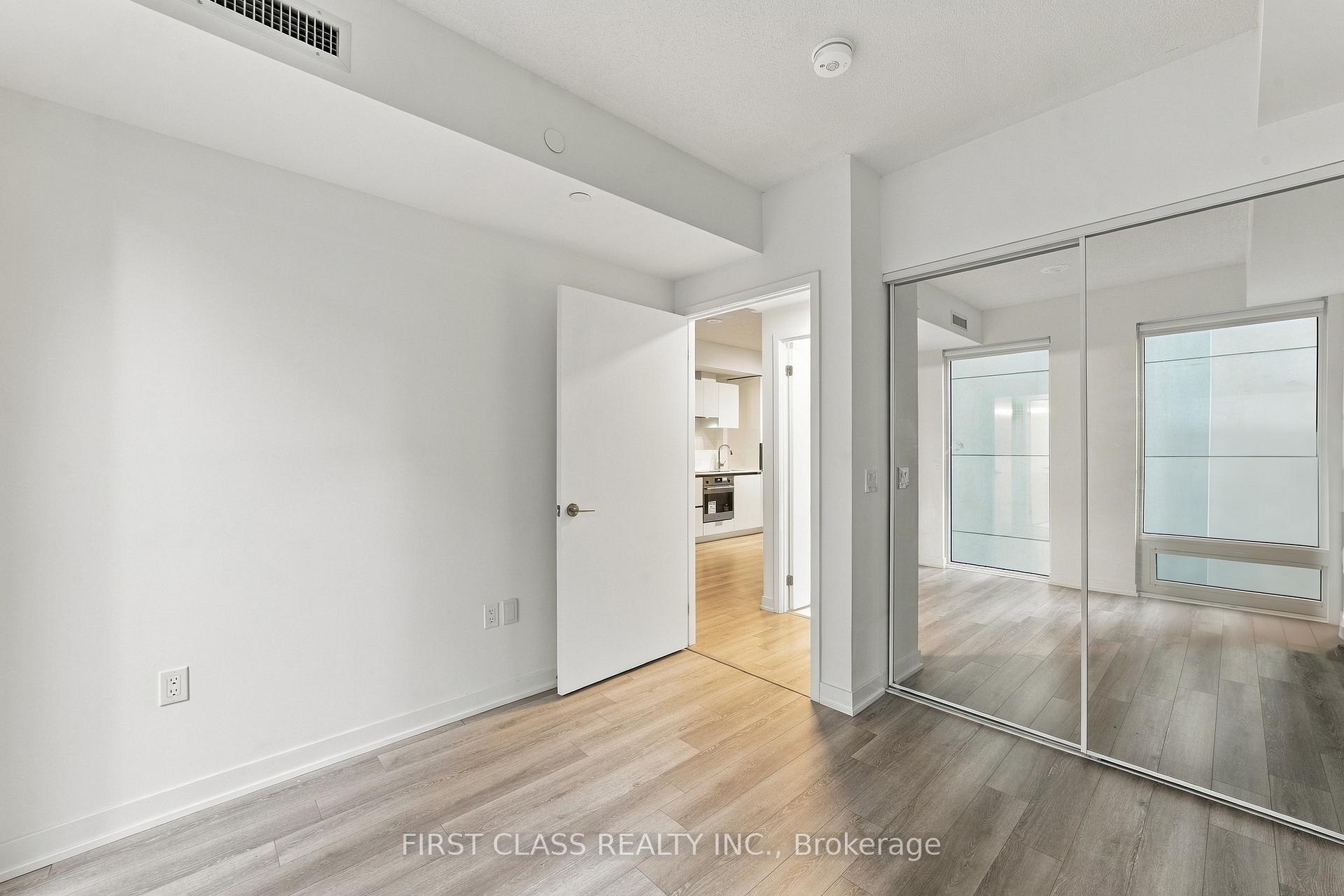 Photo 14 of Unit 401, 238 Simcoe Street, Toronto, Kensington-Chinatown — HOMEH