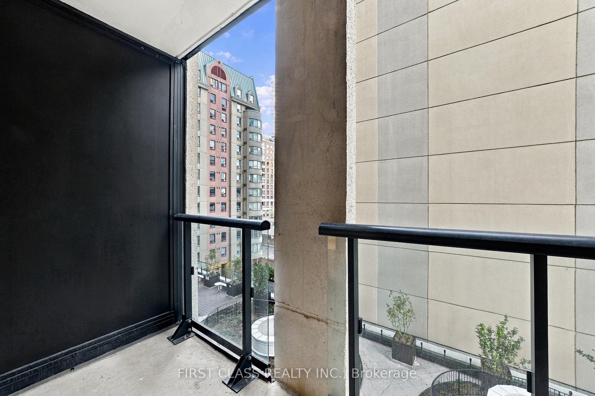 Photo 16 of Unit 401, 238 Simcoe Street, Toronto, Kensington-Chinatown — HOMEH
