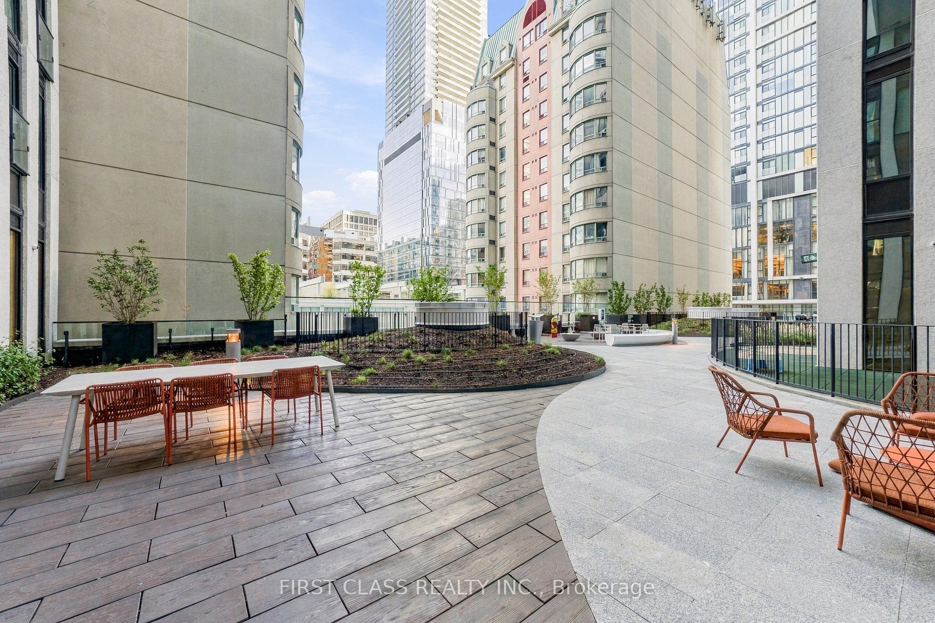 Photo 18 of Unit 401, 238 Simcoe Street, Toronto, Kensington-Chinatown — HOMEH
