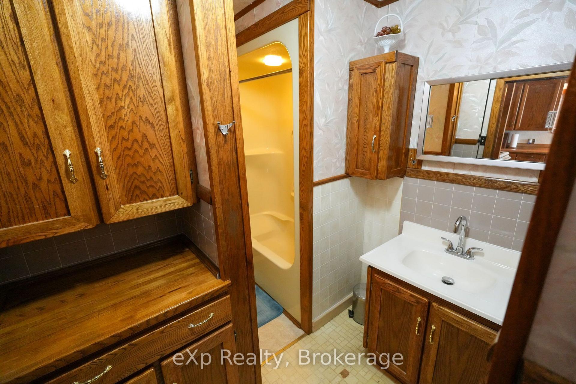Photo 13 of 778 8th Avenue E, Owen Sound — HOMEH