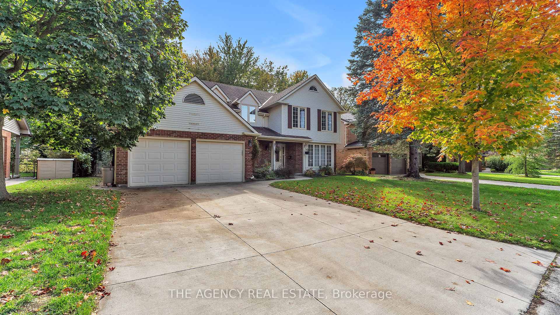 Photo 2 of 32 Glenview Crescent, London, North H — HOMEH
