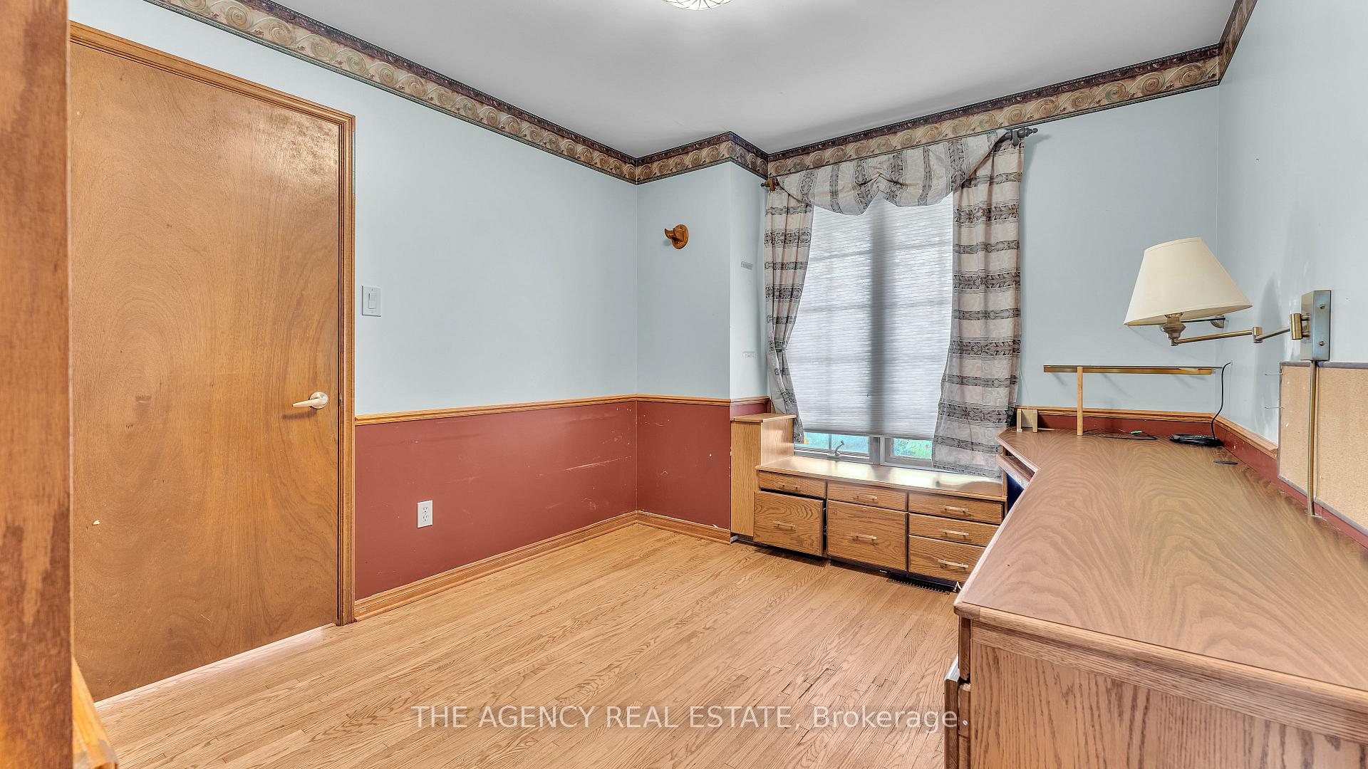 Photo 20 of 32 Glenview Crescent, London, North H — HOMEH