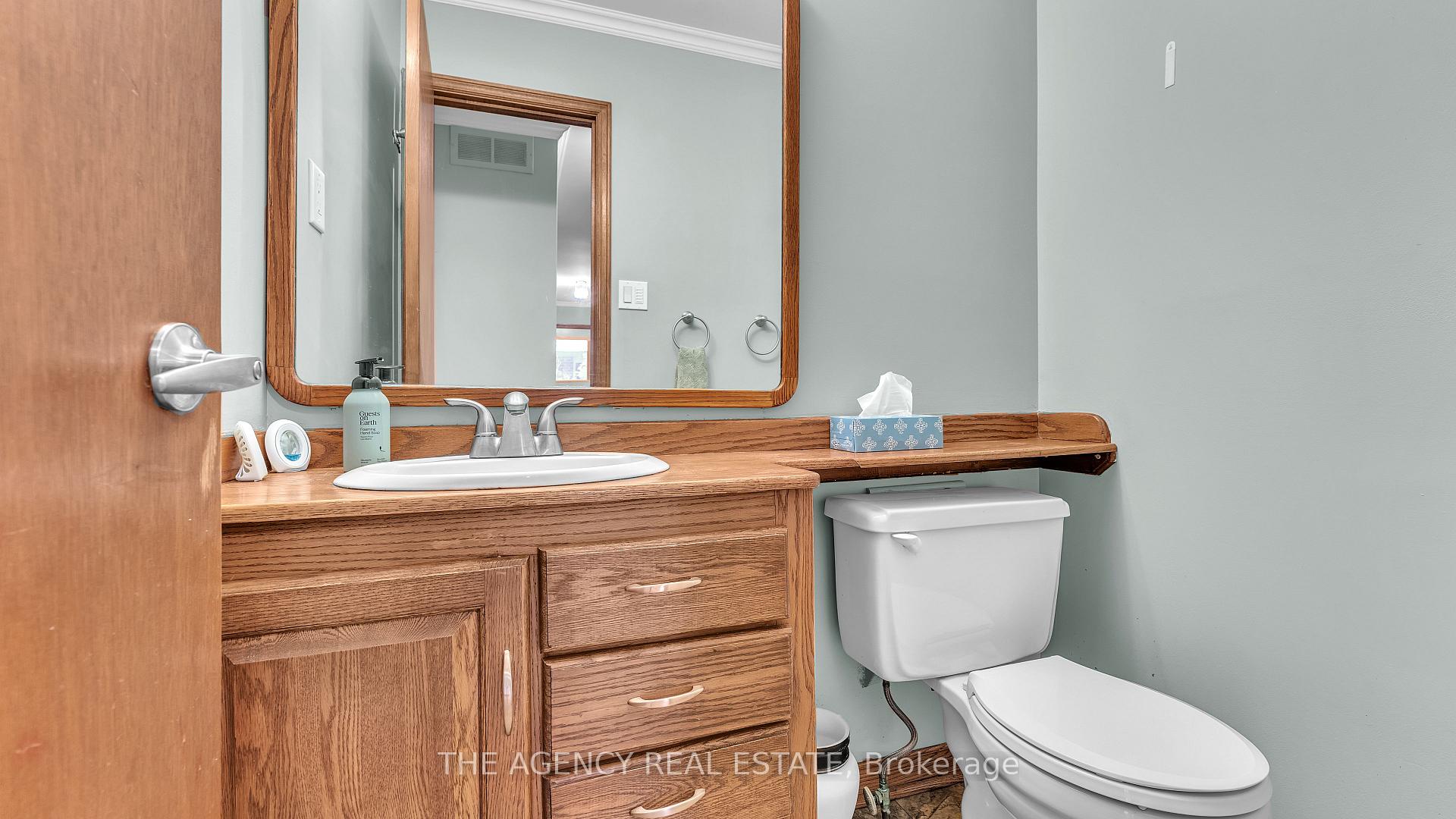 Photo 22 of 32 Glenview Crescent, London, North H — HOMEH