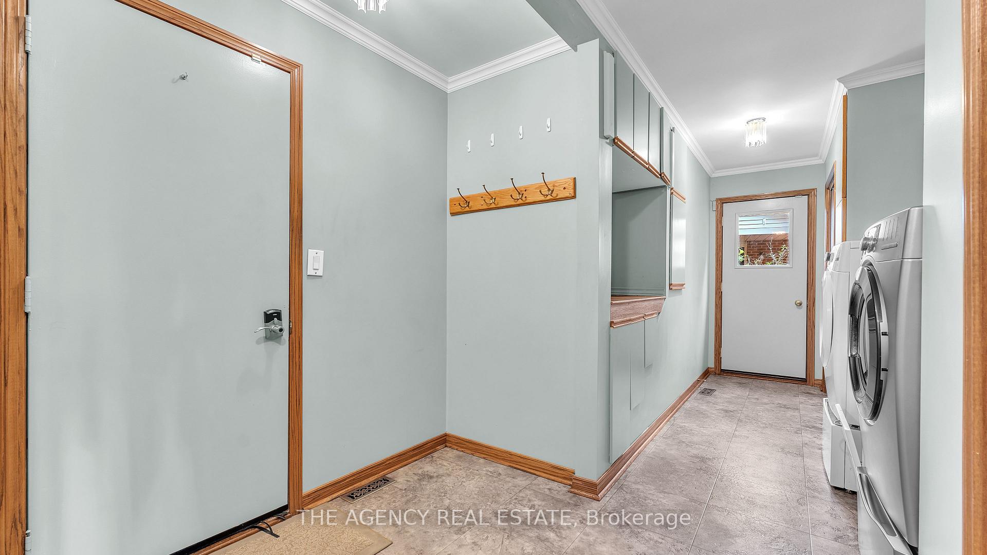 Photo 23 of 32 Glenview Crescent, London, North H — HOMEH