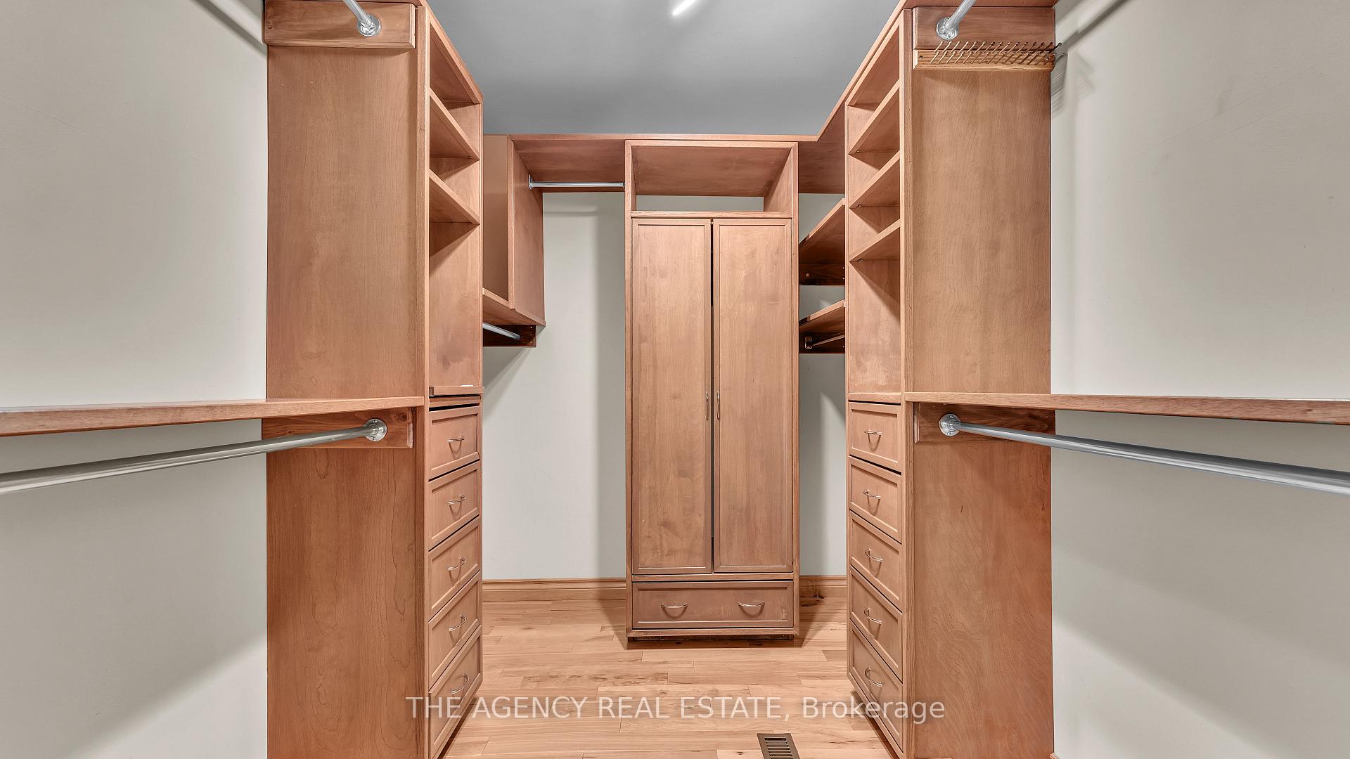 Photo 28 of 32 Glenview Crescent, London, North H — HOMEH