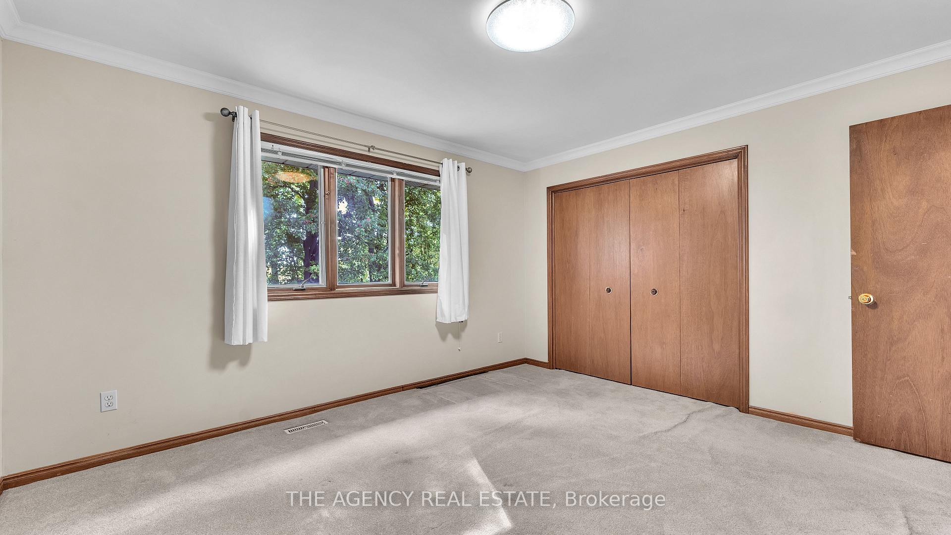 Photo 35 of 32 Glenview Crescent, London, North H — HOMEH