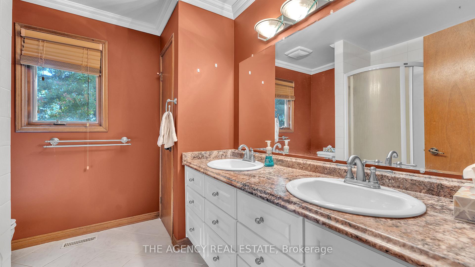 Photo 37 of 32 Glenview Crescent, London, North H — HOMEH