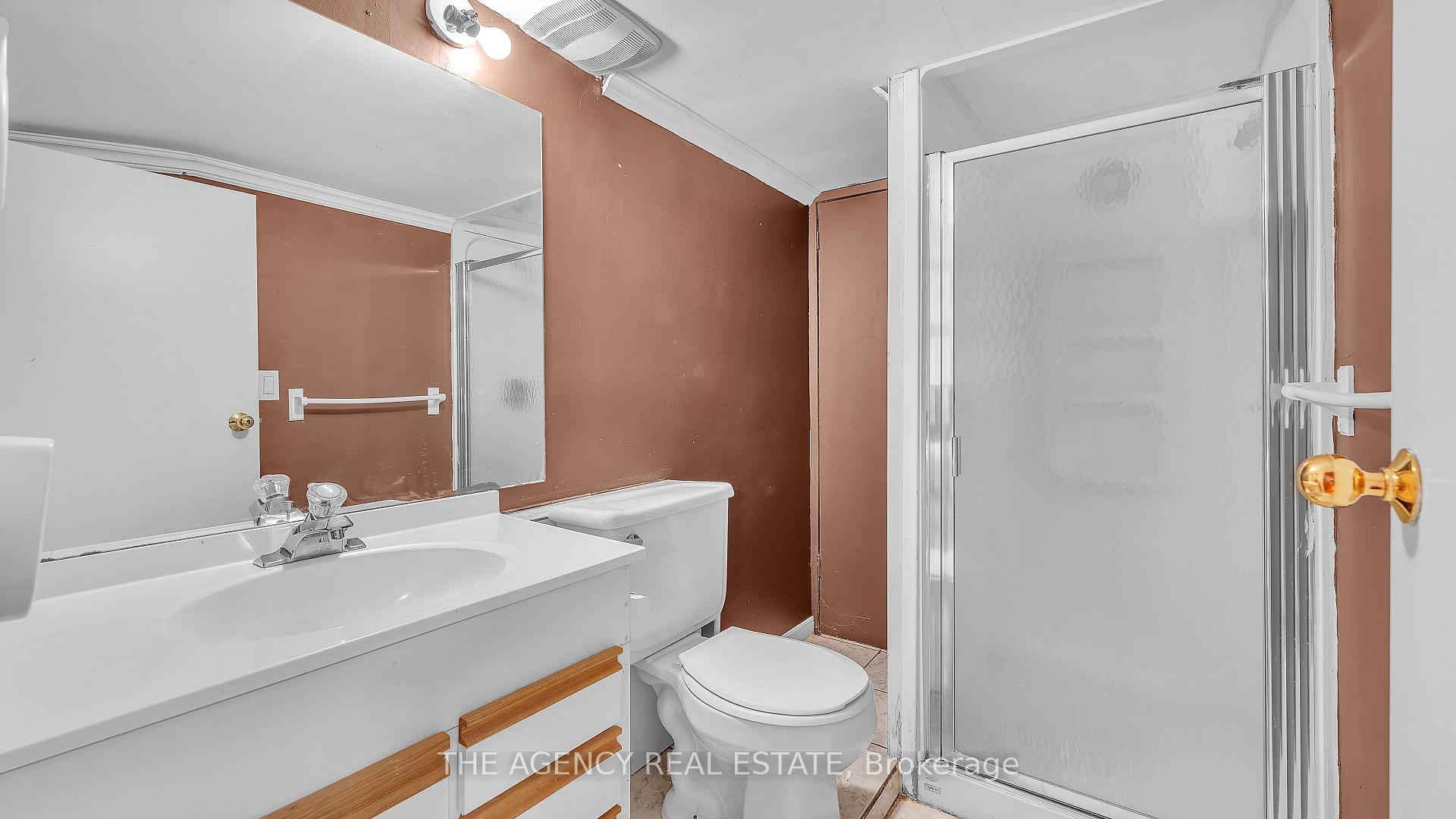 Photo 42 of 32 Glenview Crescent, London, North H — HOMEH